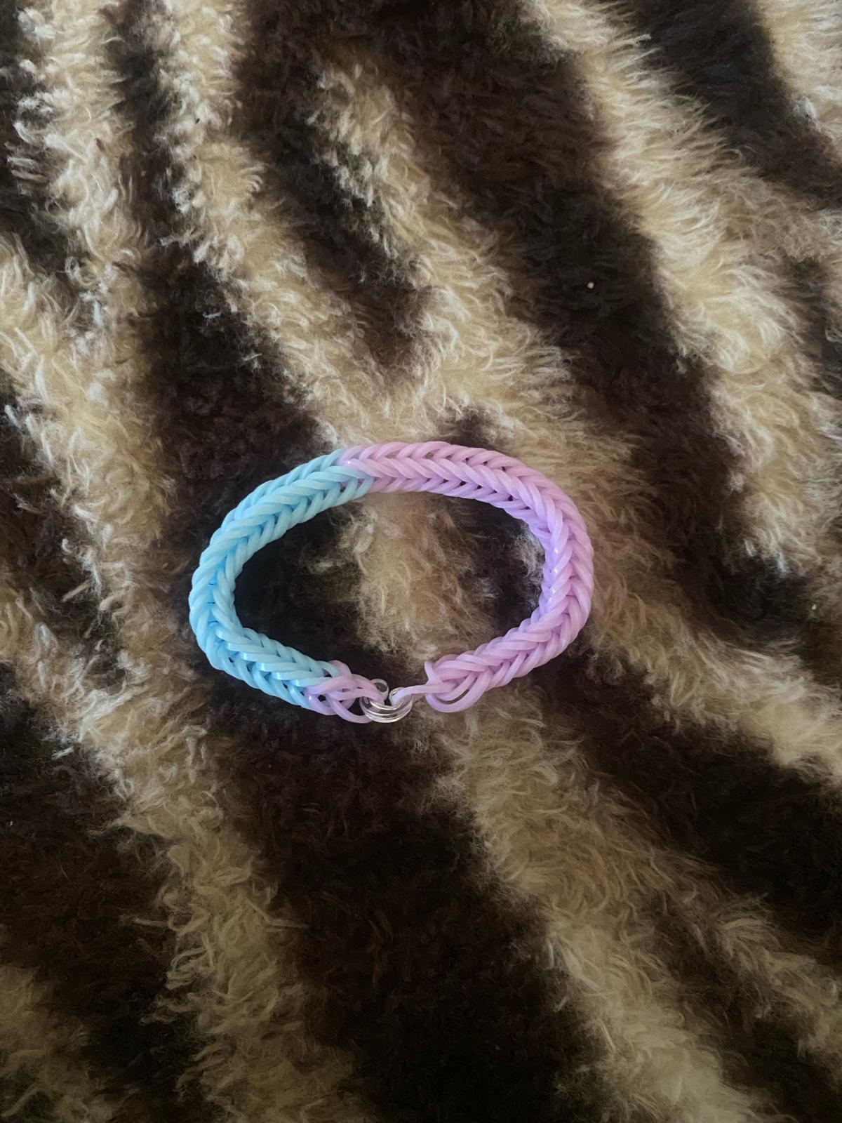 blue and purple bracelet - Santaquin, Utah - FleaMarketBay