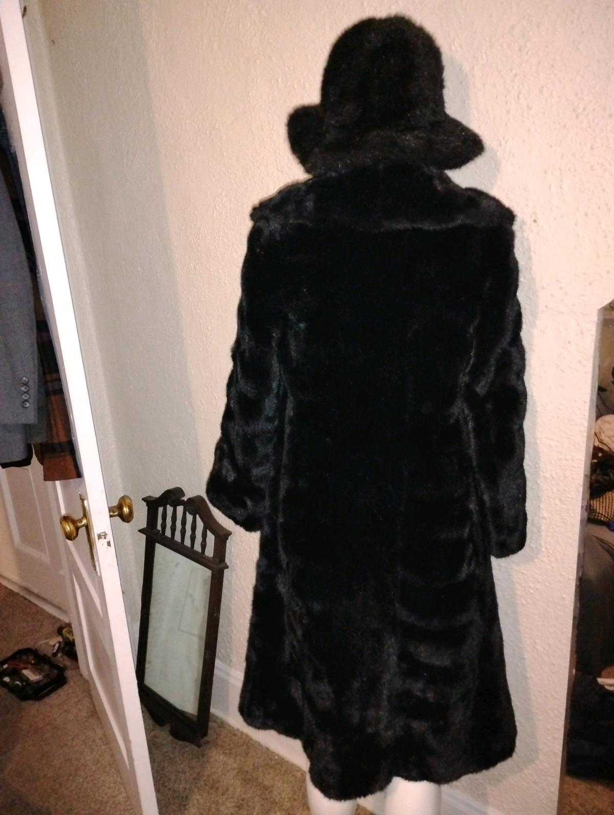 Vintage Grandella by Sportowne Faux Fur Coat and hat - Colorado Springs, Colorado - FleaMarketBay