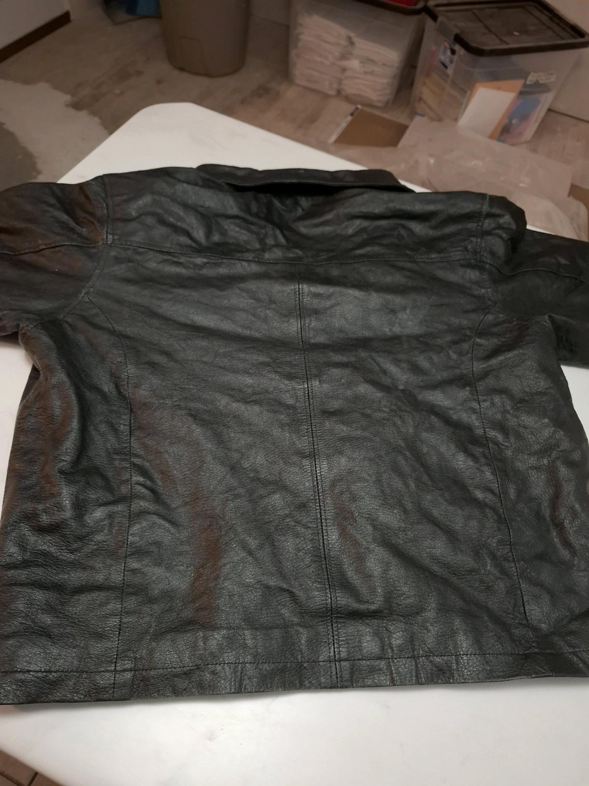 black leather coat good condition - Ironton, Ohio - FleaMarketBay