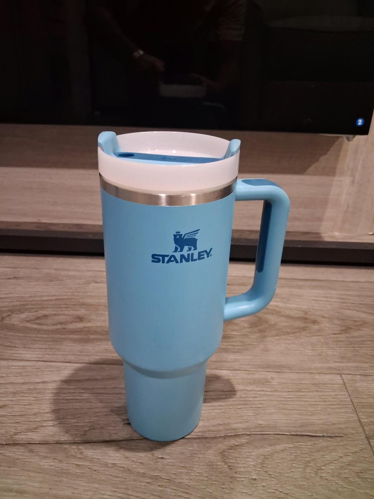 Stanley  40 Oz with straw  dishwasher safe - Clearwater, Florida - FleaMarketBay
