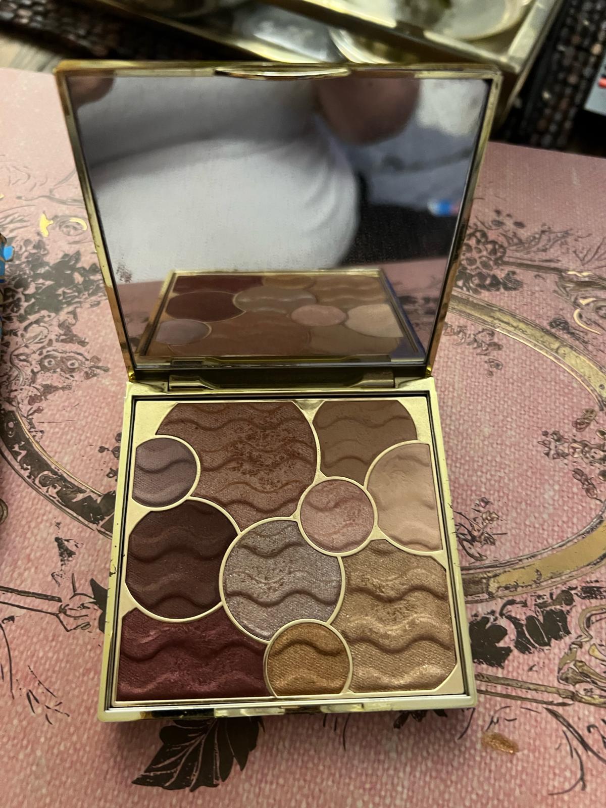 new Tarte make a pallet like new - Lynn, Massachusetts - FleaMarketBay