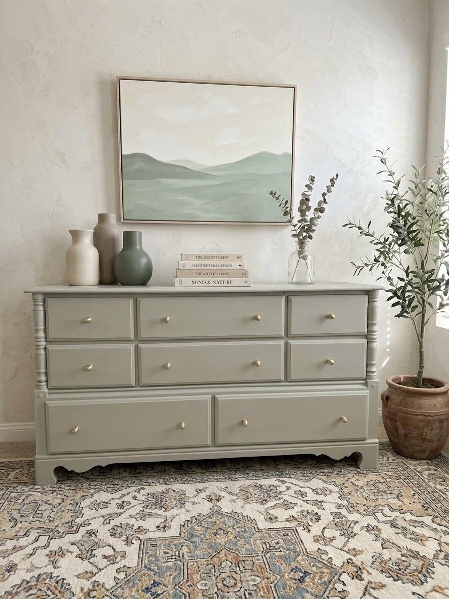 Beautiful vintage 3 piece bedroom set - Glendale, Arizona - FleaMarketBay