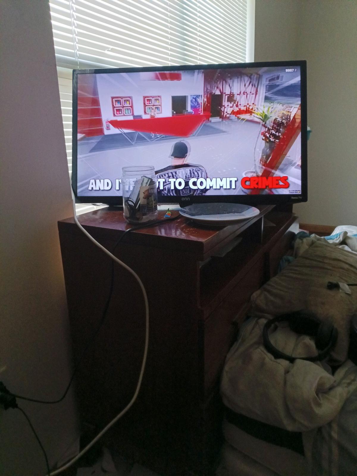 onn Roku flat screen TV - Trenton, Ohio - FleaMarketBay