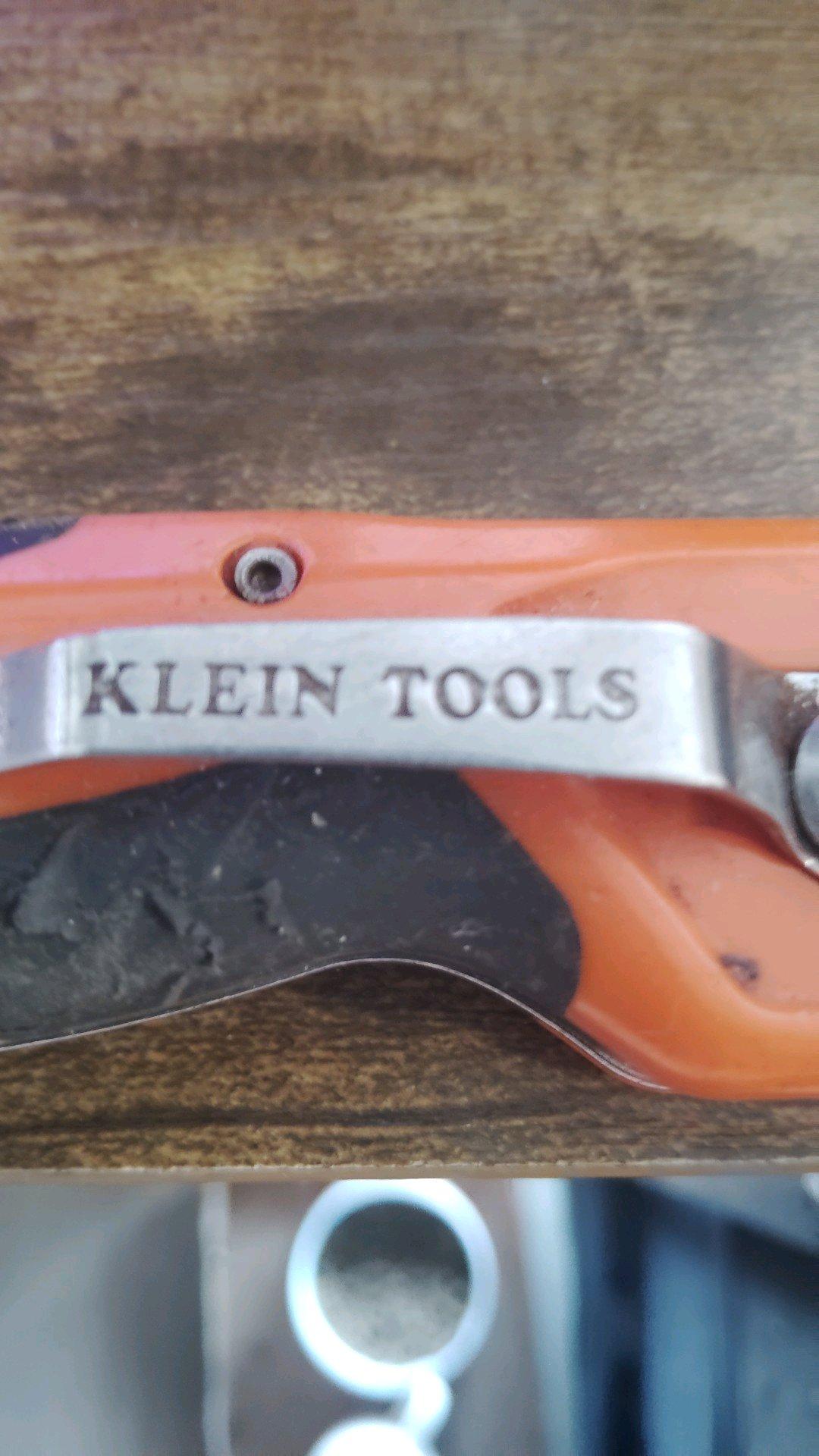 sturdy carpet knife - San Jacinto, California - FleaMarketBay