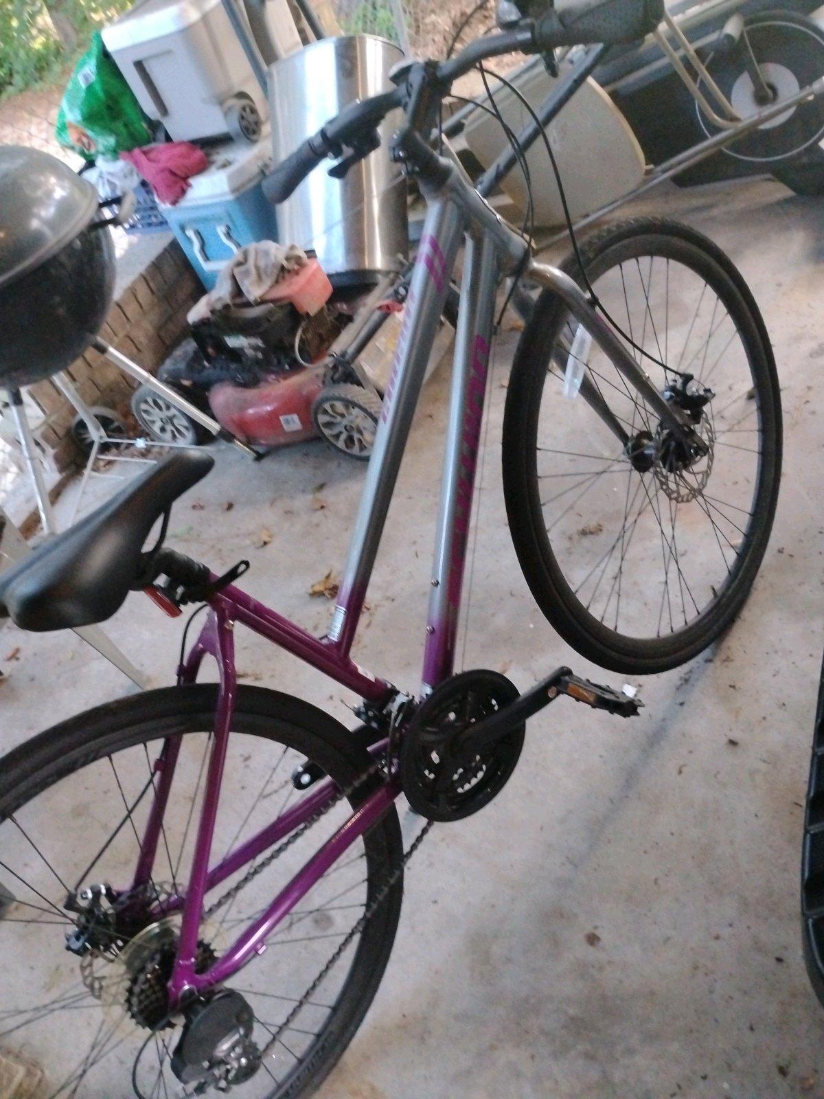Schwinn sports bike with shock absorbers - Valdosta, Georgia - FleaMarketBay