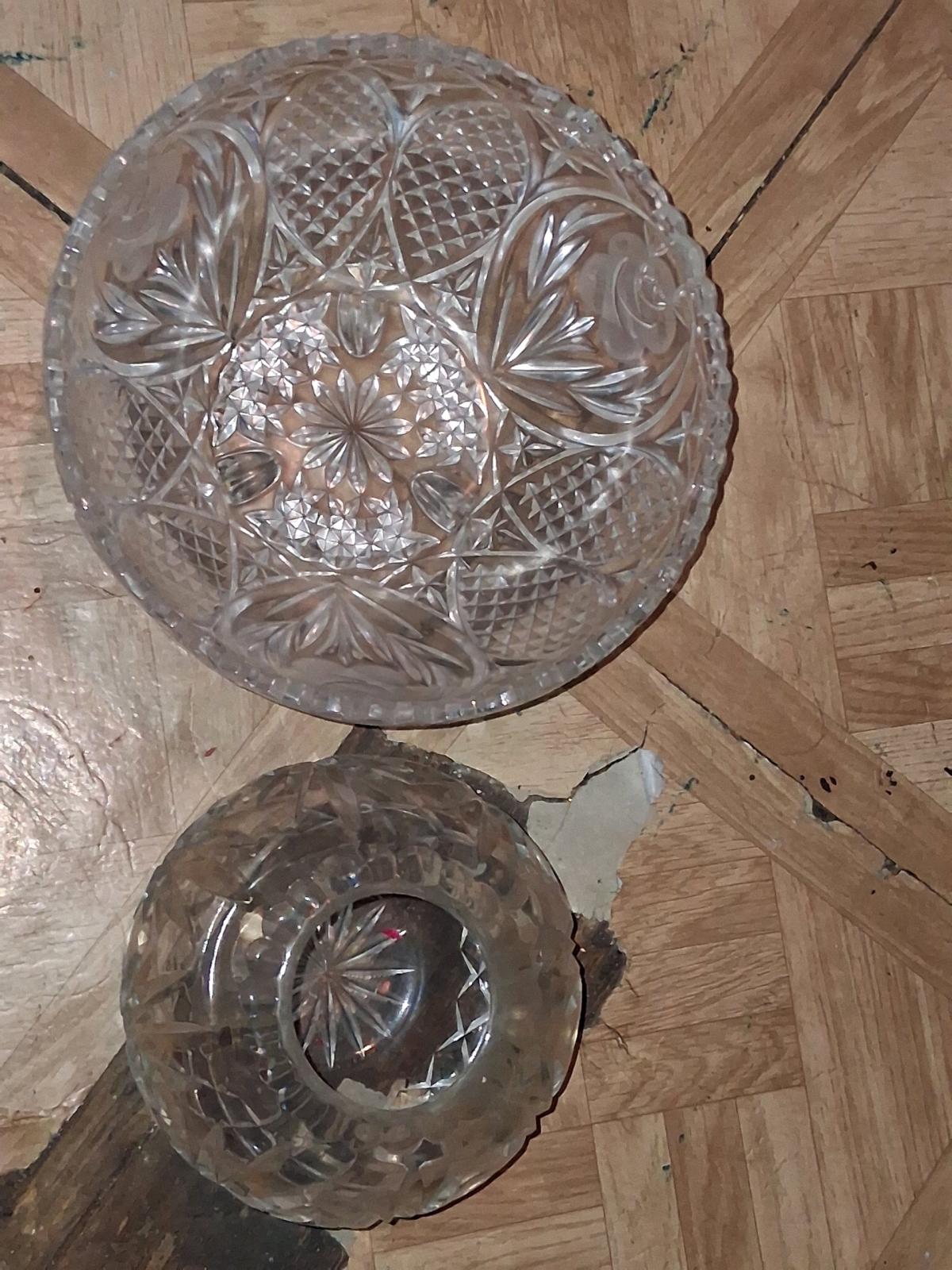 Blown Fish and Crystal bowls - Fort Smith, Arkansas - FleaMarketBay