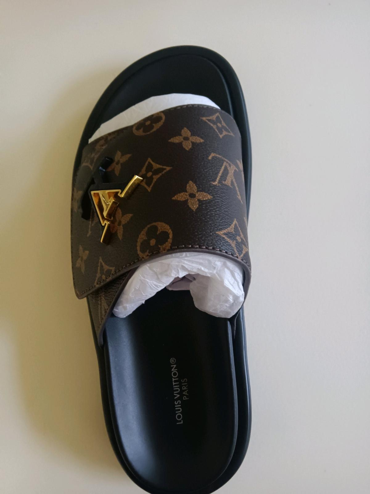 lui Vuitton sandals - Lake Worth, Florida - FleaMarketBay