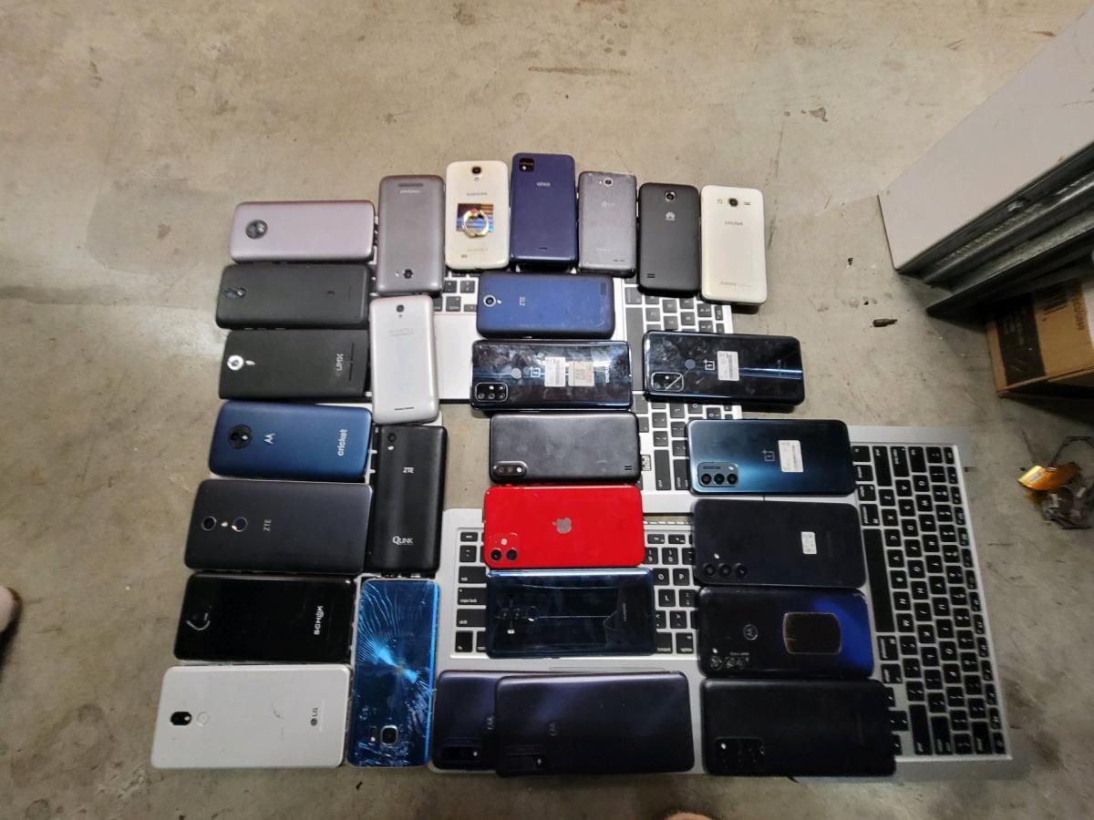 android phones LG SAMSUNG MOTOROLA parts repair galaxy - Dallas, Texas - FleaMarketBay