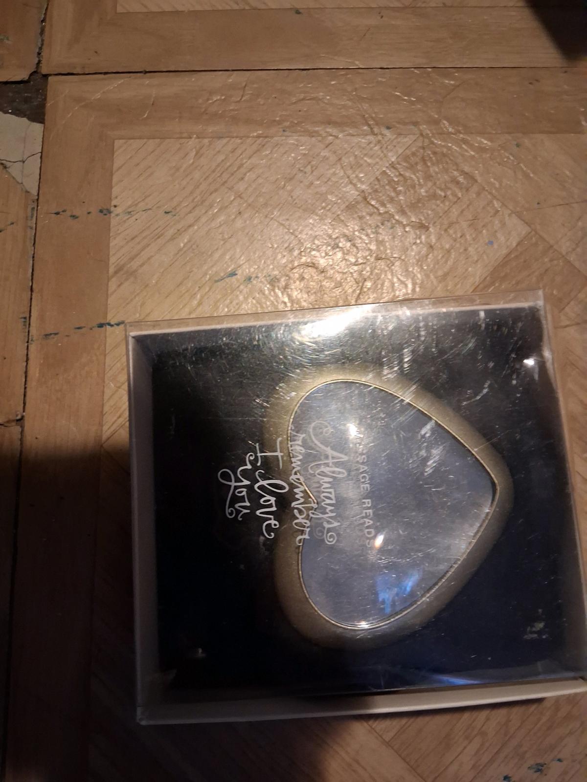 Random dishes post cards and 2 plaques - Fort Smith, Arkansas - FleaMarketBay
