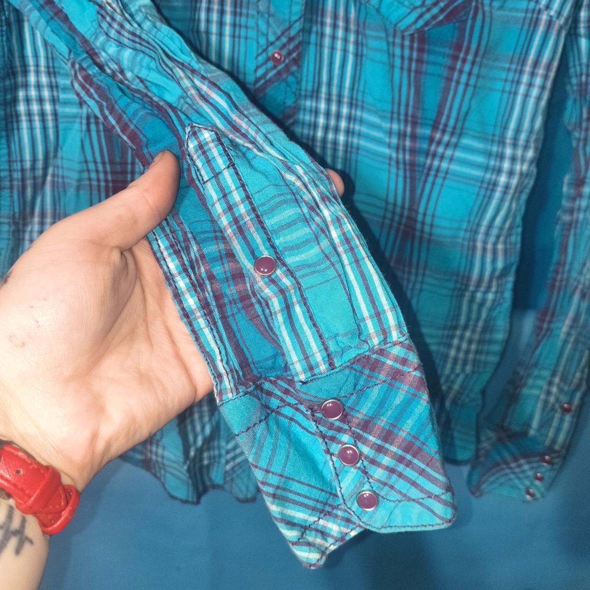 womens Ariat Plaid Button up cowgirl shirt size small - Higdon, Alabama - FleaMarketBay