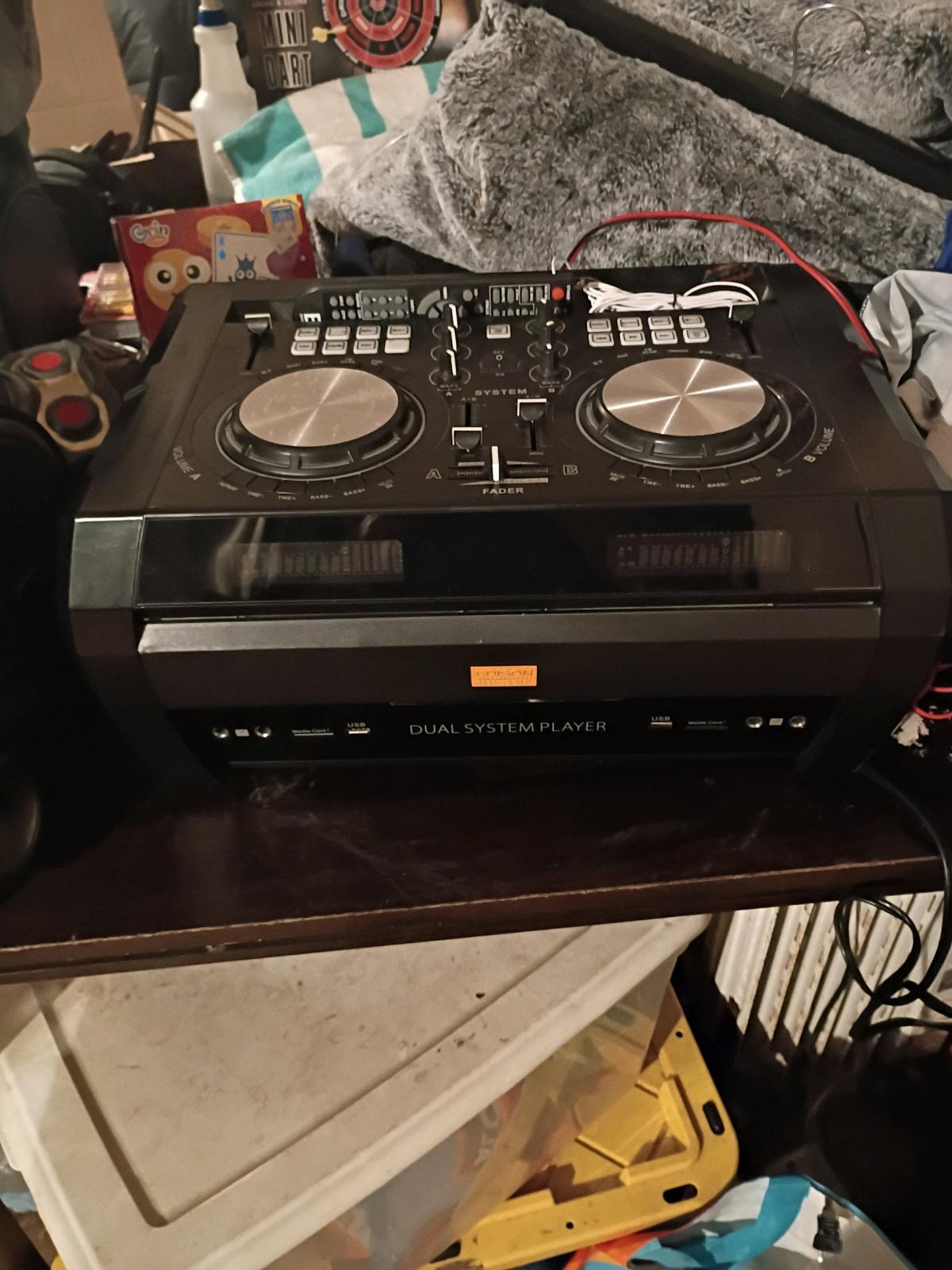 Edison stereo system - Gonzales, Louisiana - FleaMarketBay