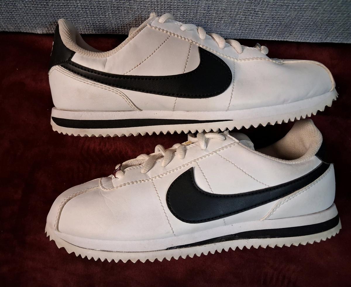 Nike Cortez white black old skool sneakers - Conroe, Texas - FleaMarketBay