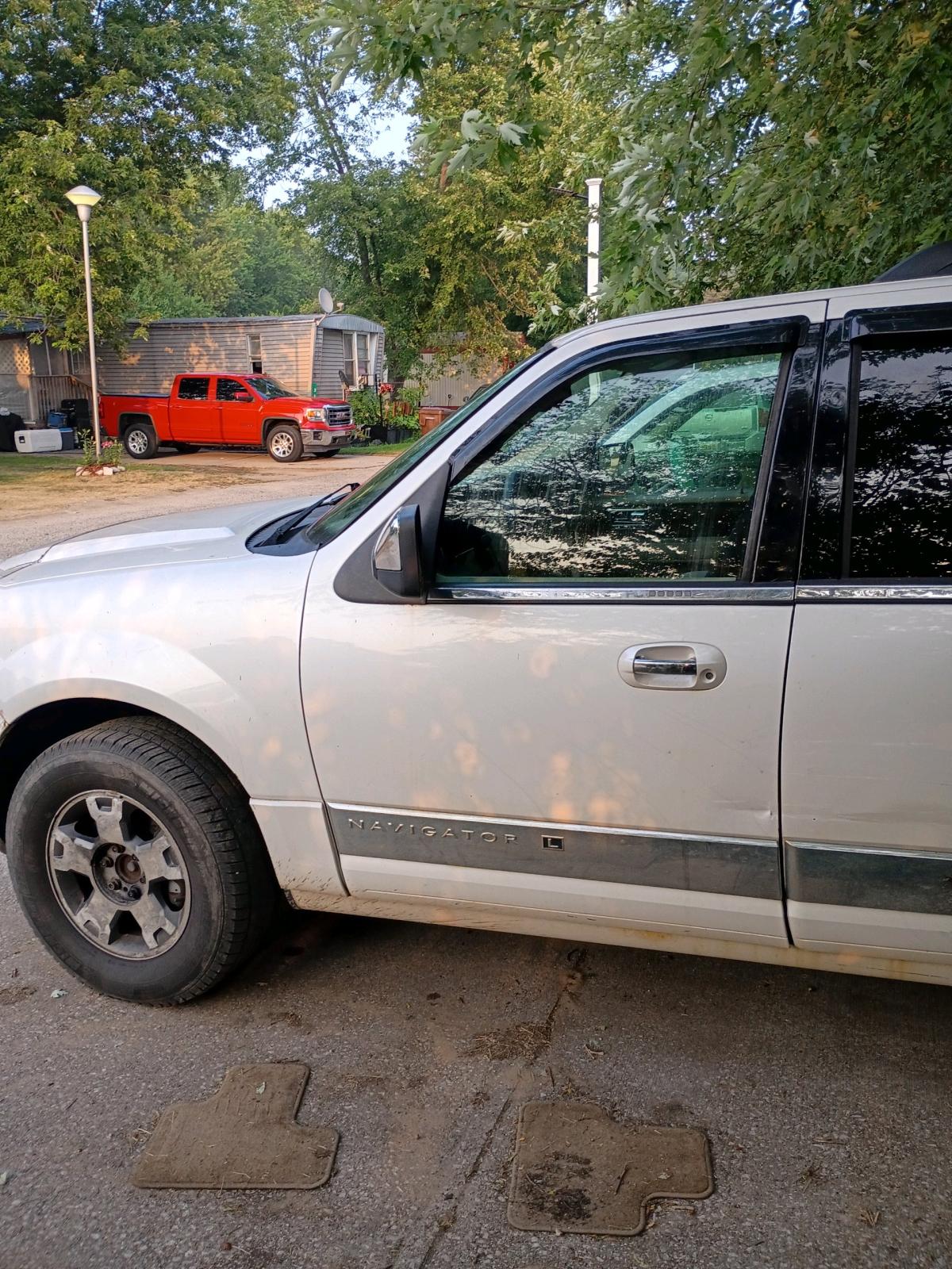 2010 Lincoln navigator l fully loaded - Kent City, Michigan - FleaMarketBay