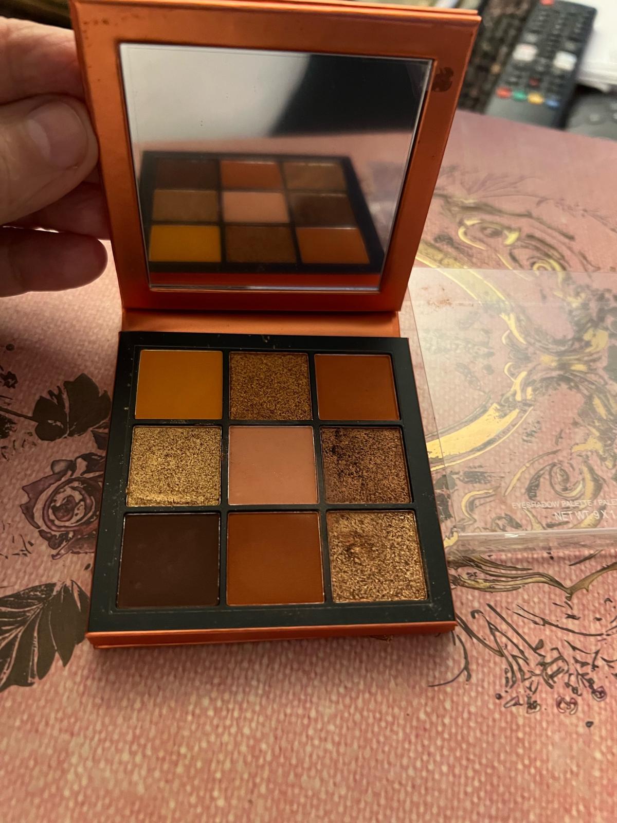 small makeup pallet slightly used - Lynn, Massachusetts - FleaMarketBay