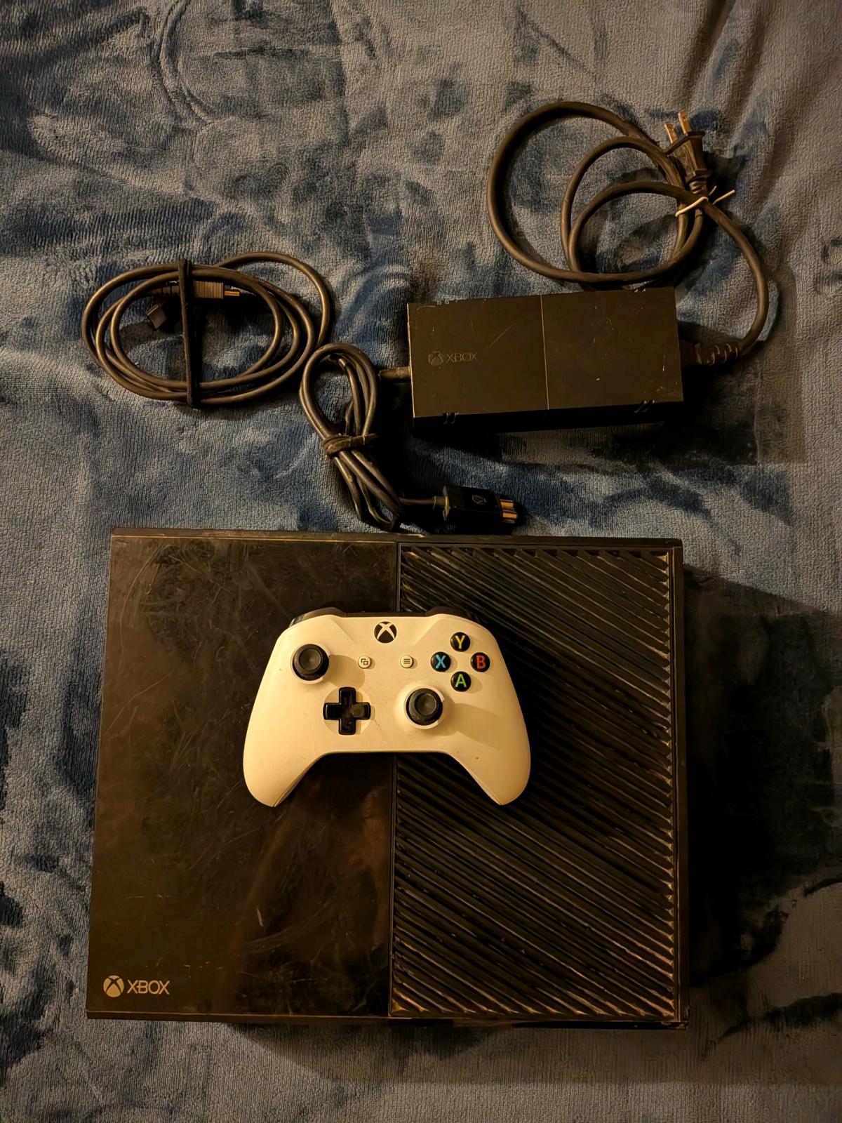 Xbox one and controller - Gilbert, Arizona - FleaMarketBay