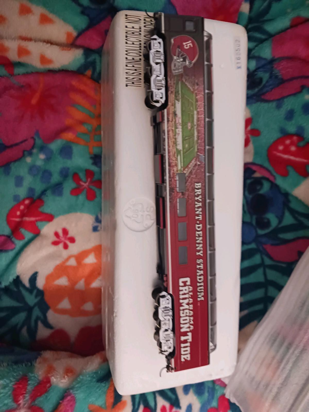 ALABAMA ROLL TIDE TRAIN SET NEW IN BOX - Vinemont, Alabama - FleaMarketBay