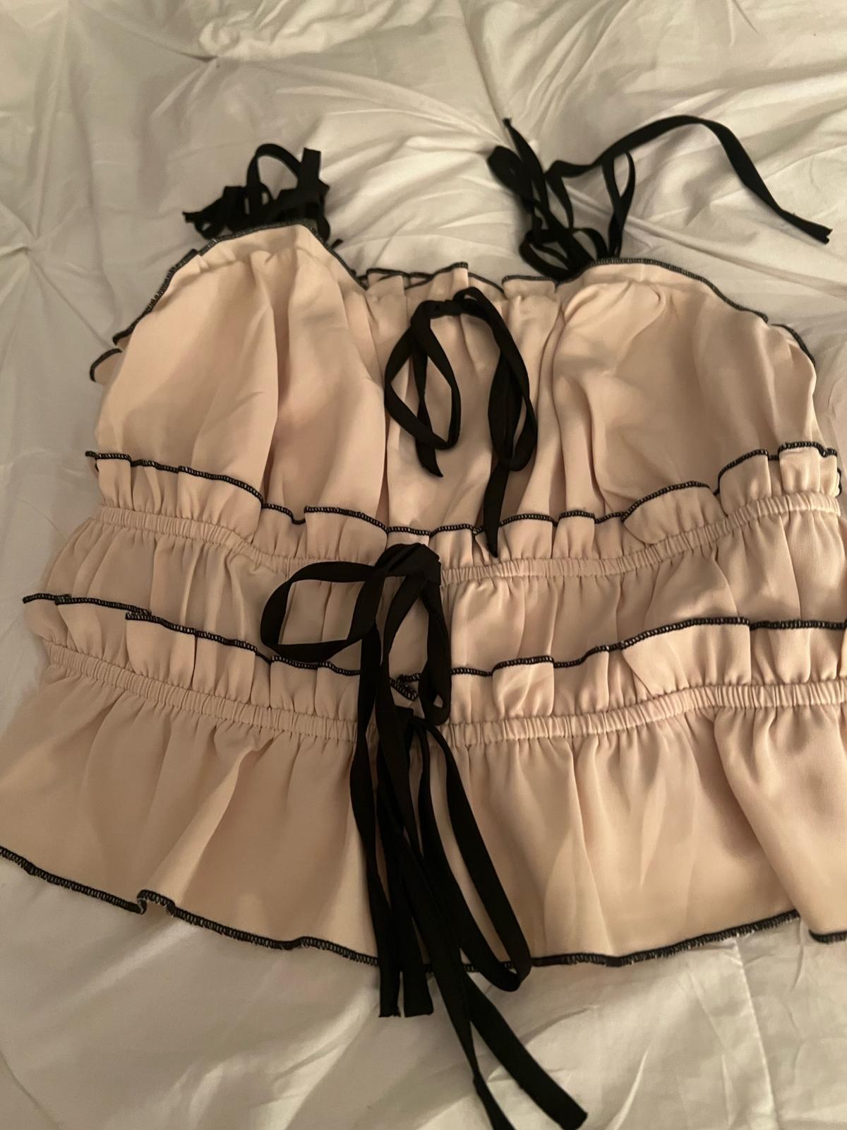 two piece black and beige outfit size large - Lynn, Massachusetts - FleaMarketBay