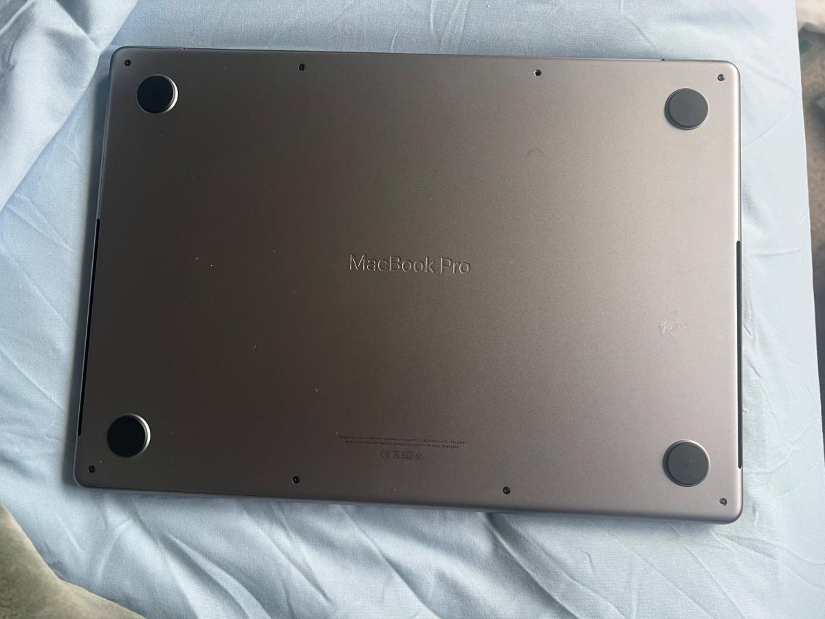 A2442 2021 MACBOOK PRO M1 PRO TOP CASE ONLY NOT COMPLETE - Dallas, Texas - FleaMarketBay
