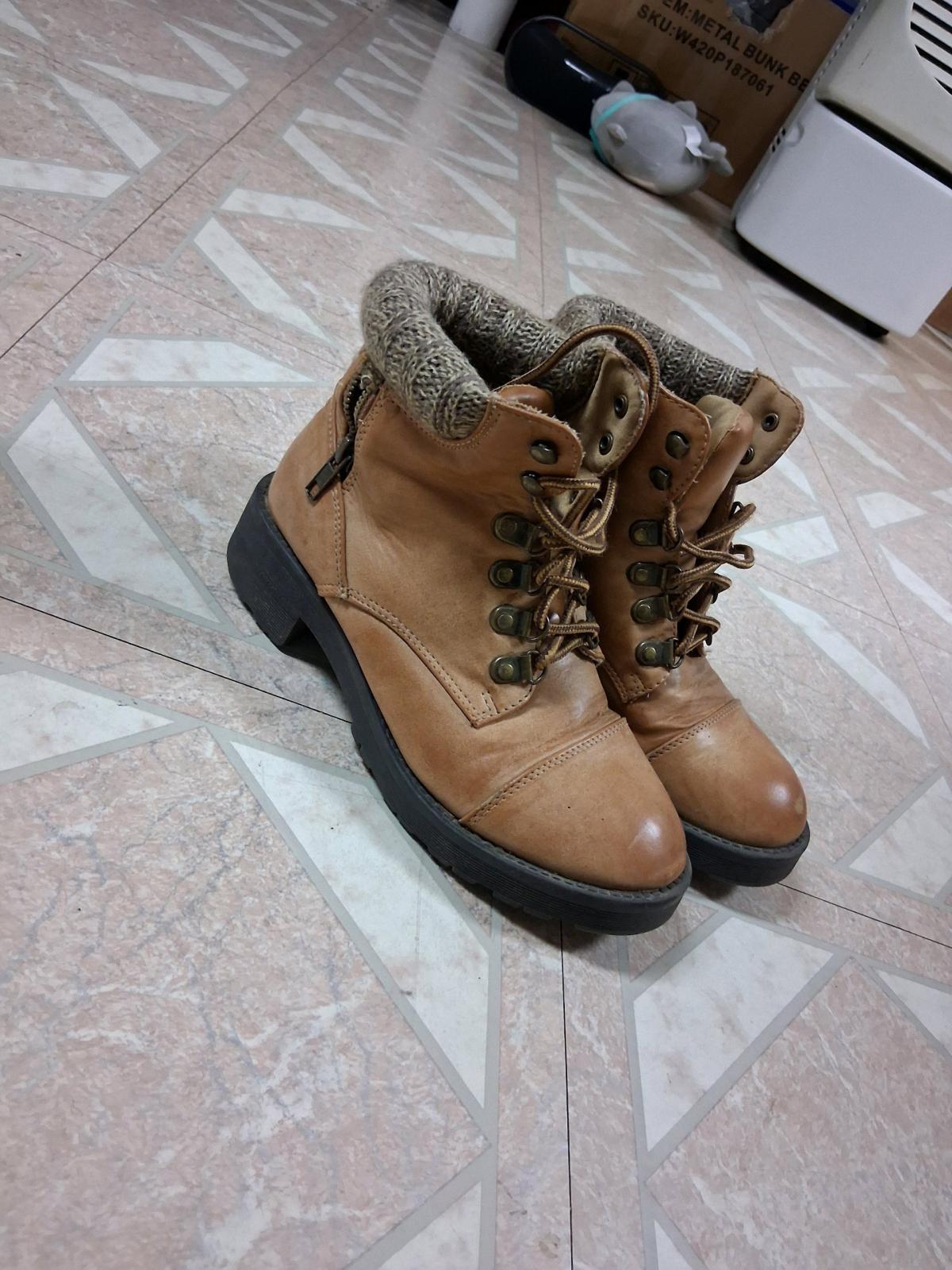 5 and a half MIA Windy Tan Ankle Boots - Monongahela, Pennsylvania - FleaMarketBay
