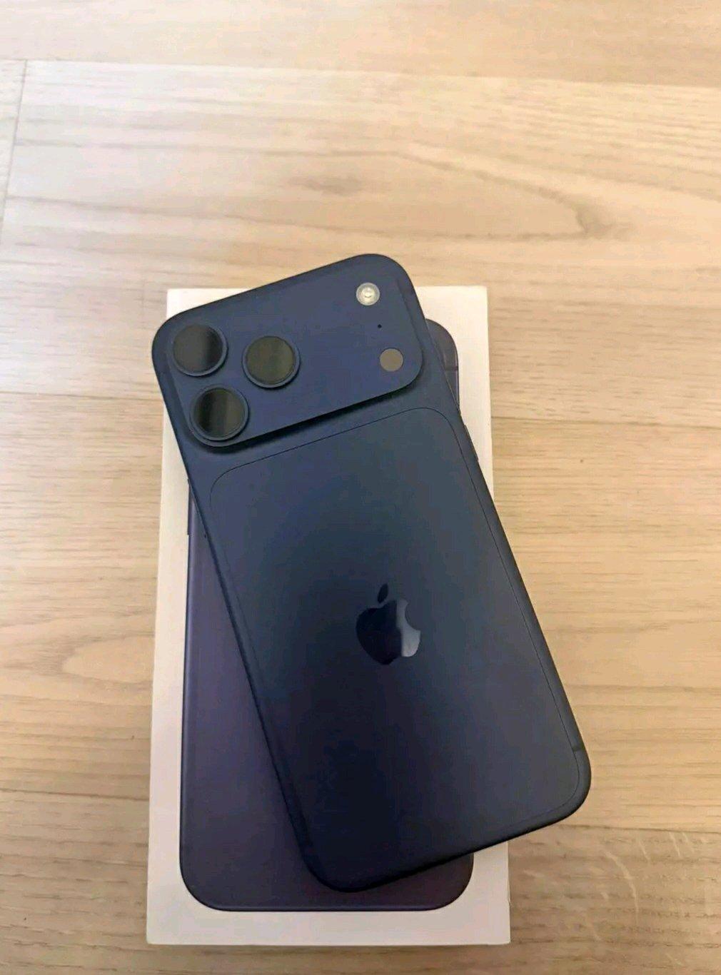 iPhone 17 Pro Max Unlocked - Los Angeles, California - FleaMarketBay