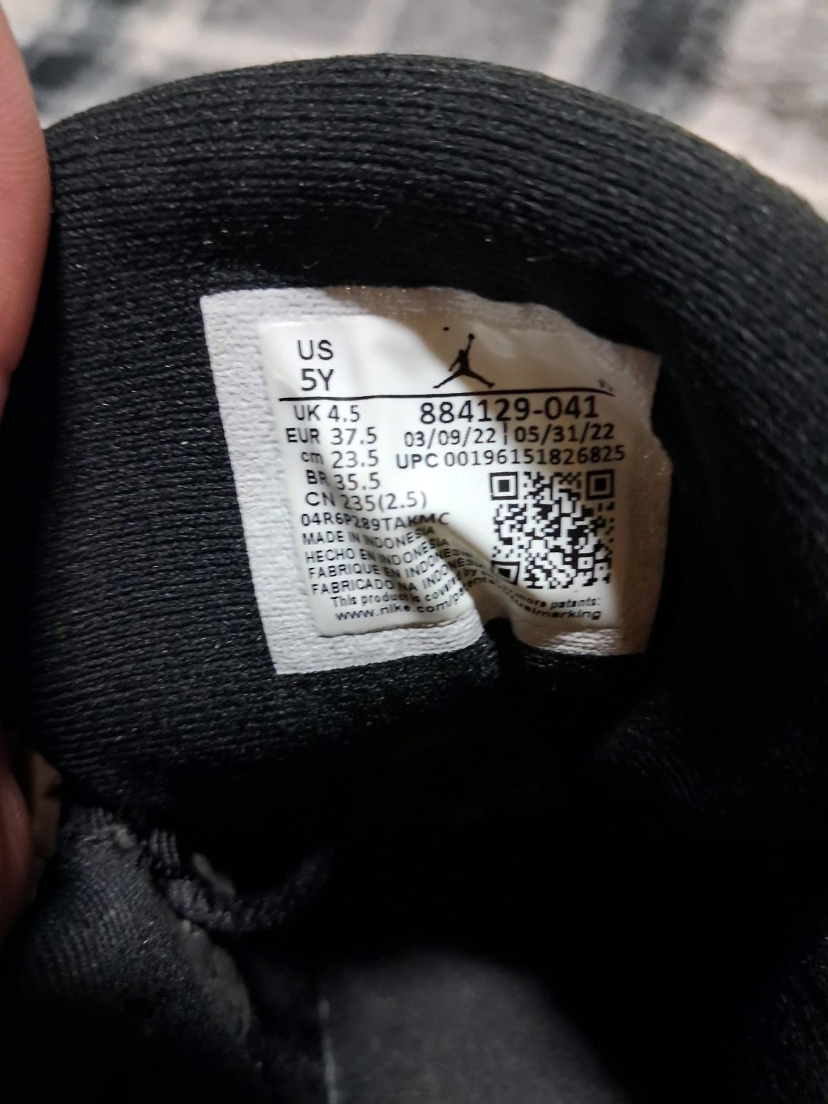 Size 5Y Nike Air Jordan 13 Retro Black and University Blue - Conroe, Texas - FleaMarketBay