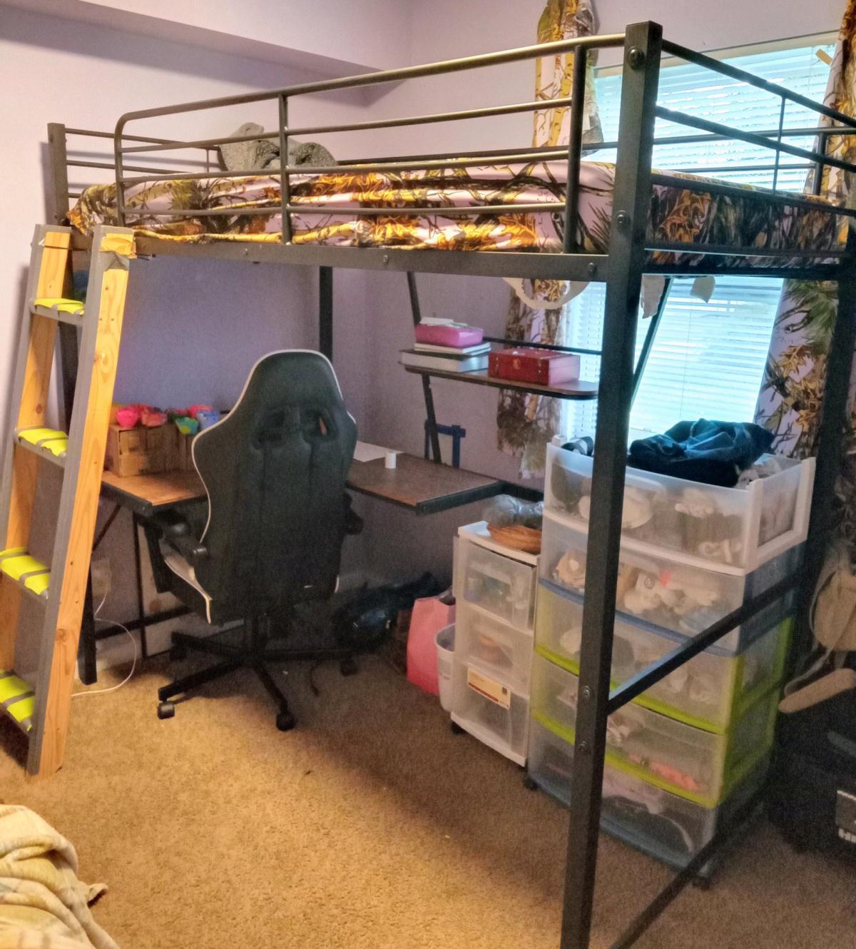 metal twin size loft bed fits in small bedroom - Lakeview, Ohio - FleaMarketBay