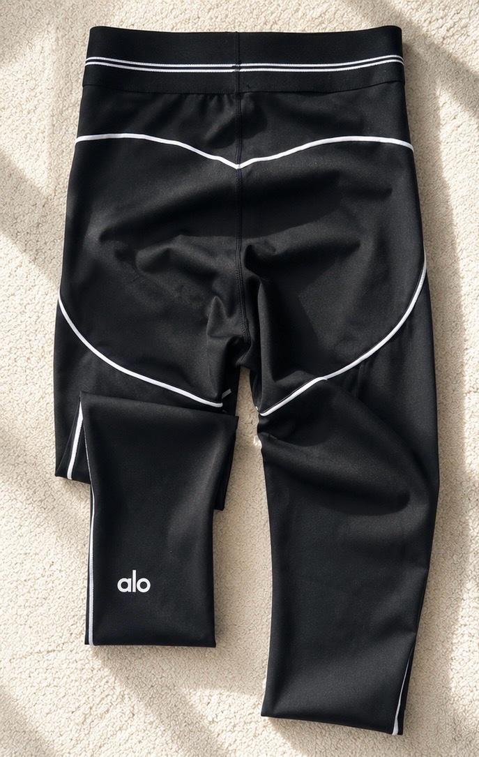 alo Legging Yoga Airlift Leggings and Bra set - Algonquin, Illinois - FleaMarketBay