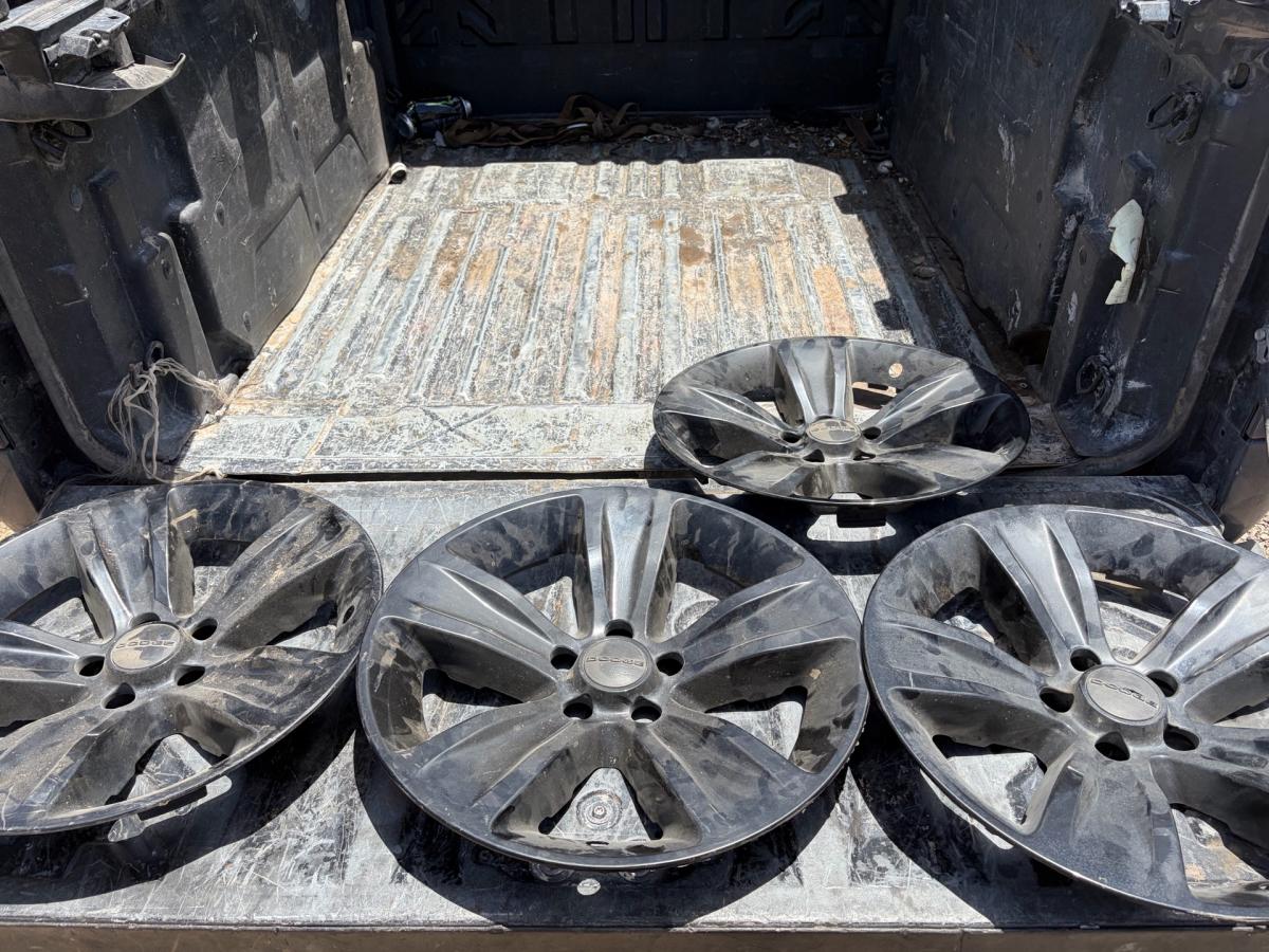 wheel covers for dodge 18 inch rims - Kingman, Arizona - FleaMarketBay