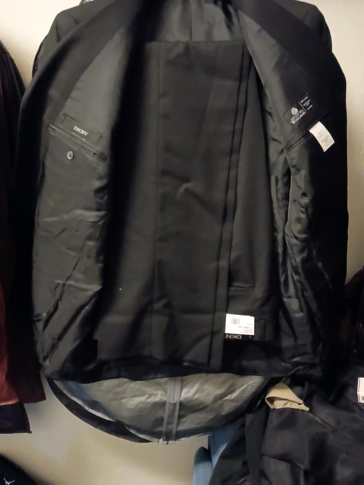 Brioni Barneys New York Super 150s - San Jose, California - FleaMarketBay
