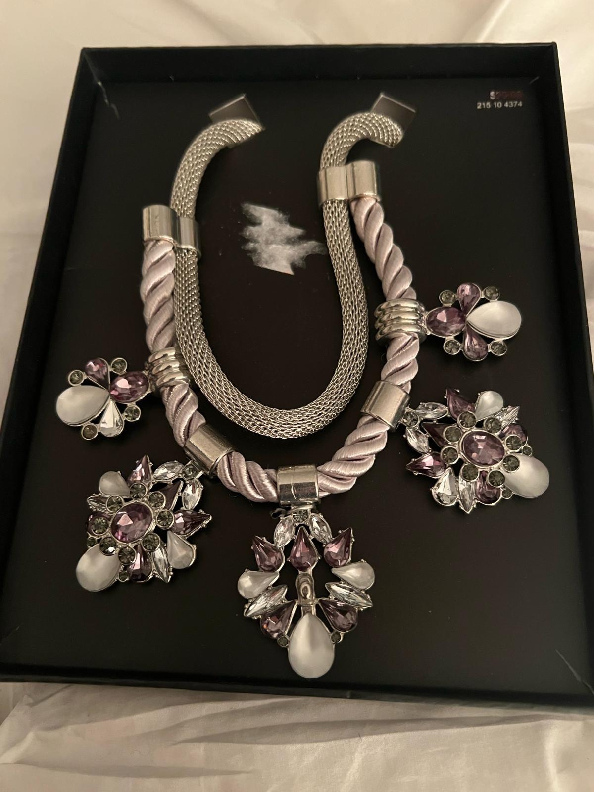 new necklace still in box - Lynn, Massachusetts - FleaMarketBay