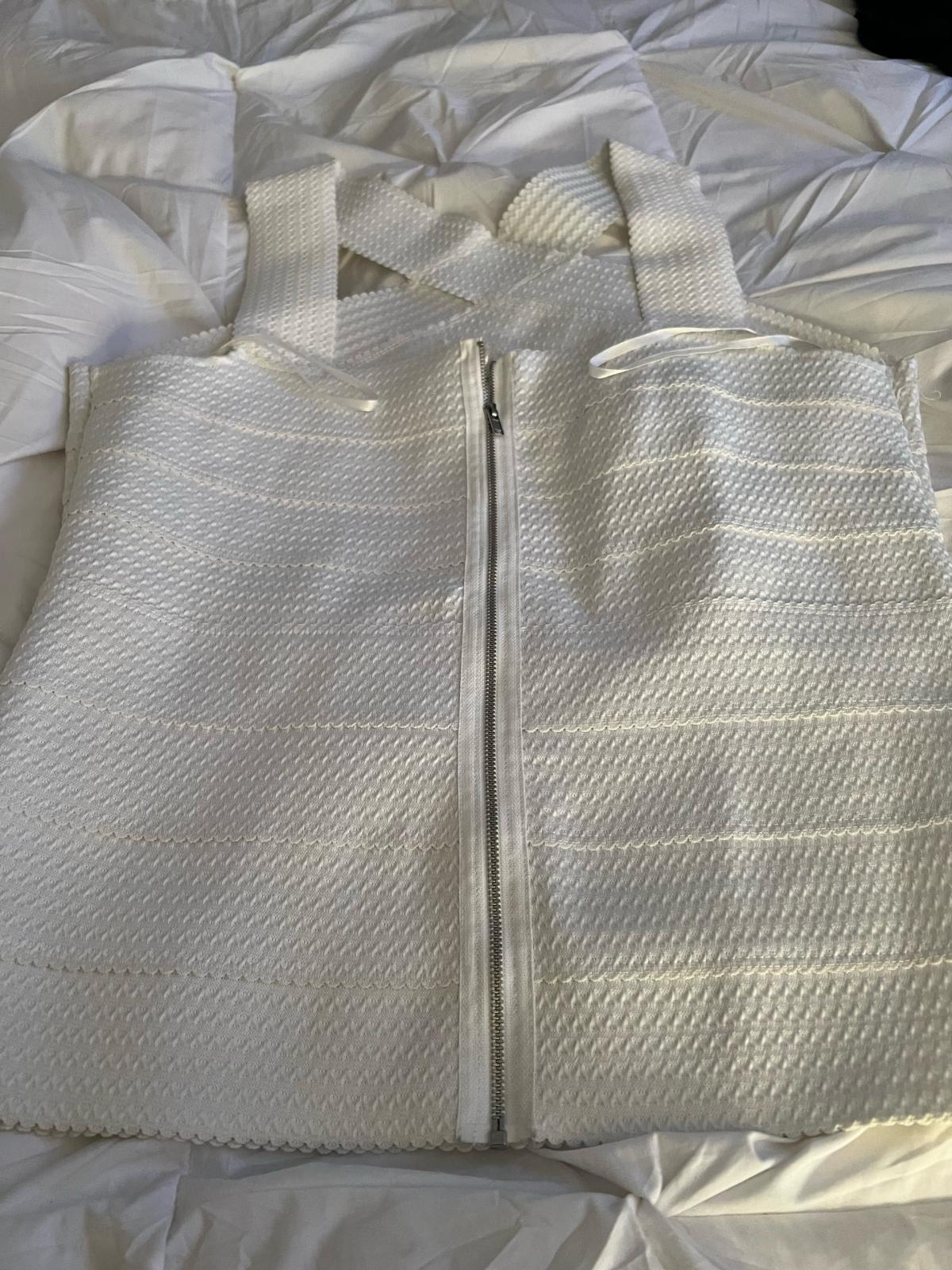 7th Ave New York size lg white 2 piece outfit - Lynn, Massachusetts - FleaMarketBay