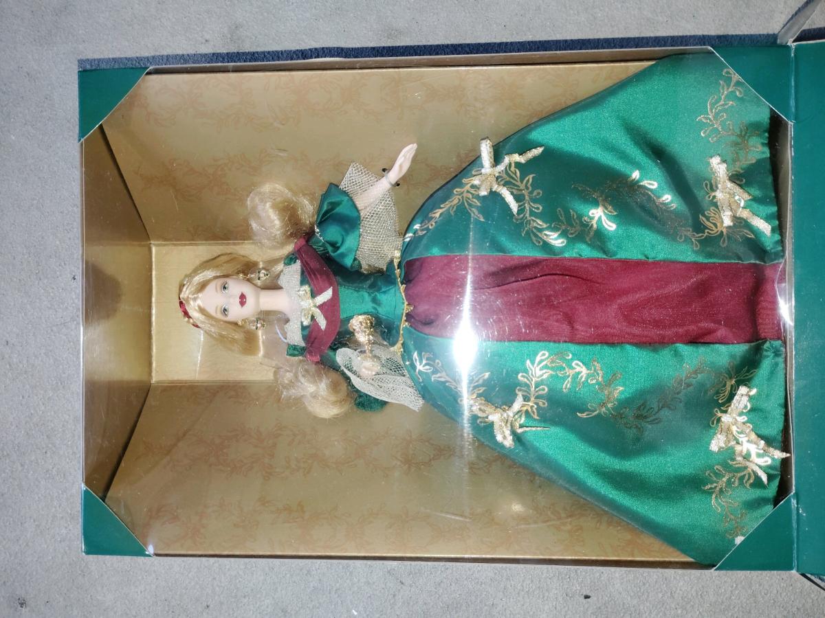 dolls colector items - Everett, Washington - FleaMarketBay