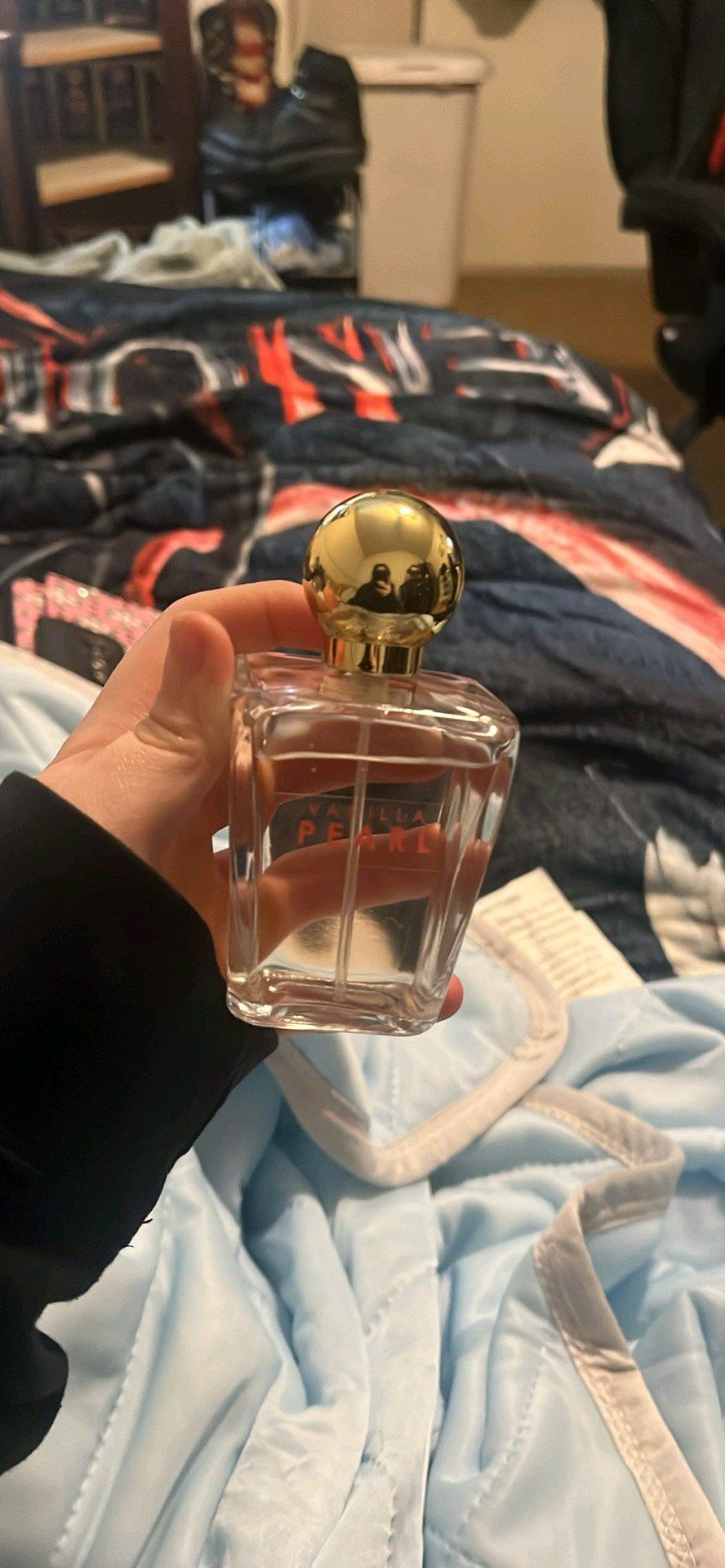 3 perfumes - Fairdealing, Missouri - FleaMarketBay