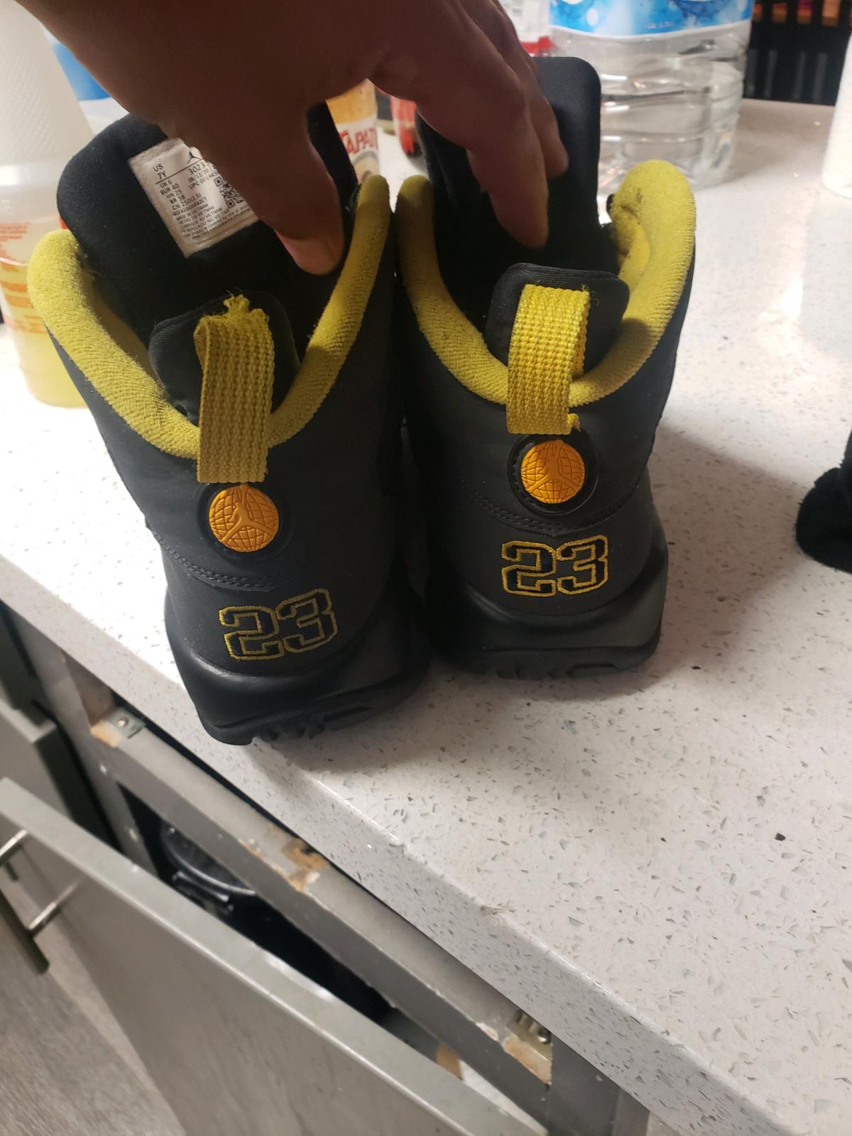 jordans size 7 like new - Las Vegas, Nevada - FleaMarketBay