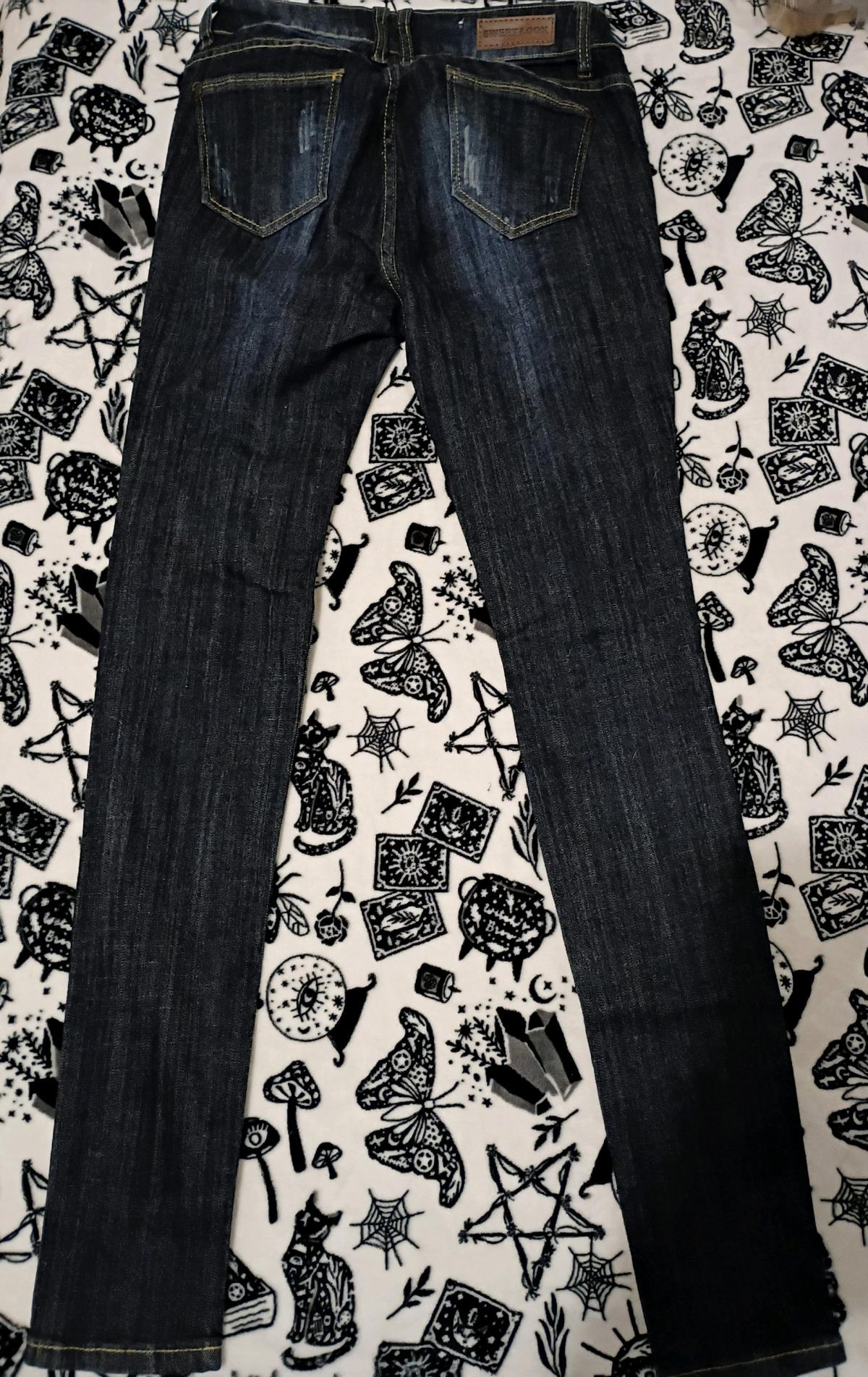 Sweet Look Jeans - Longwood, Florida - FleaMarketBay