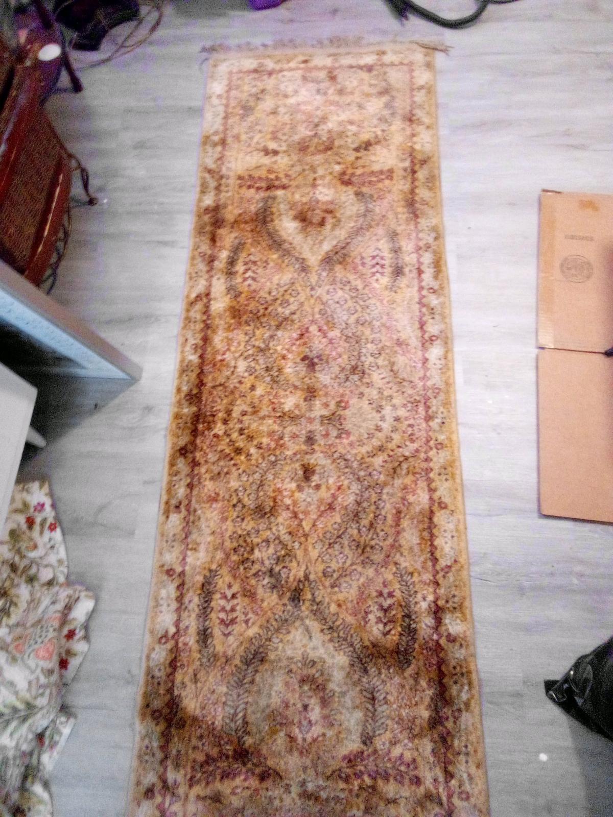 Persian throw rug - Santa Cruz, California - FleaMarketBay