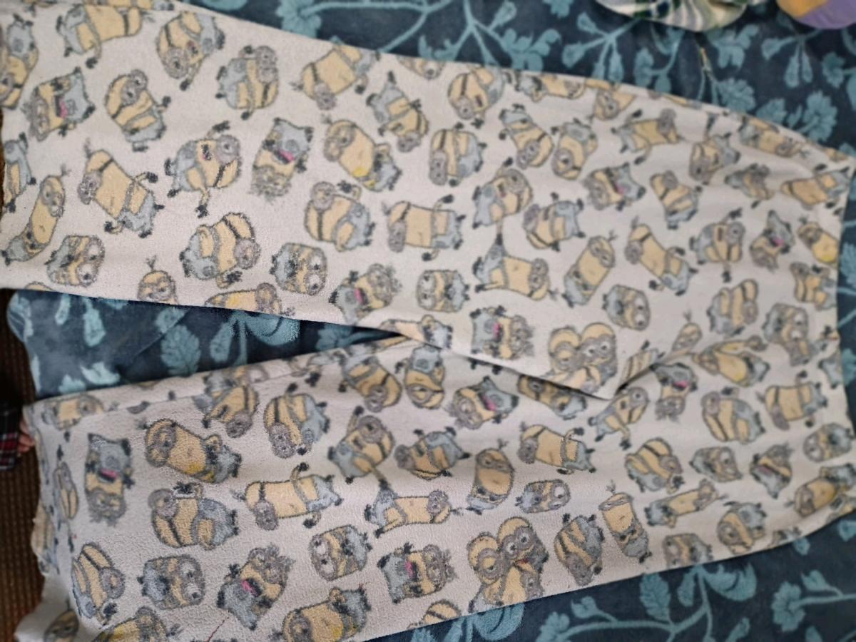 Illuminations Minions pajama pants large - Monroe, Washington - FleaMarketBay