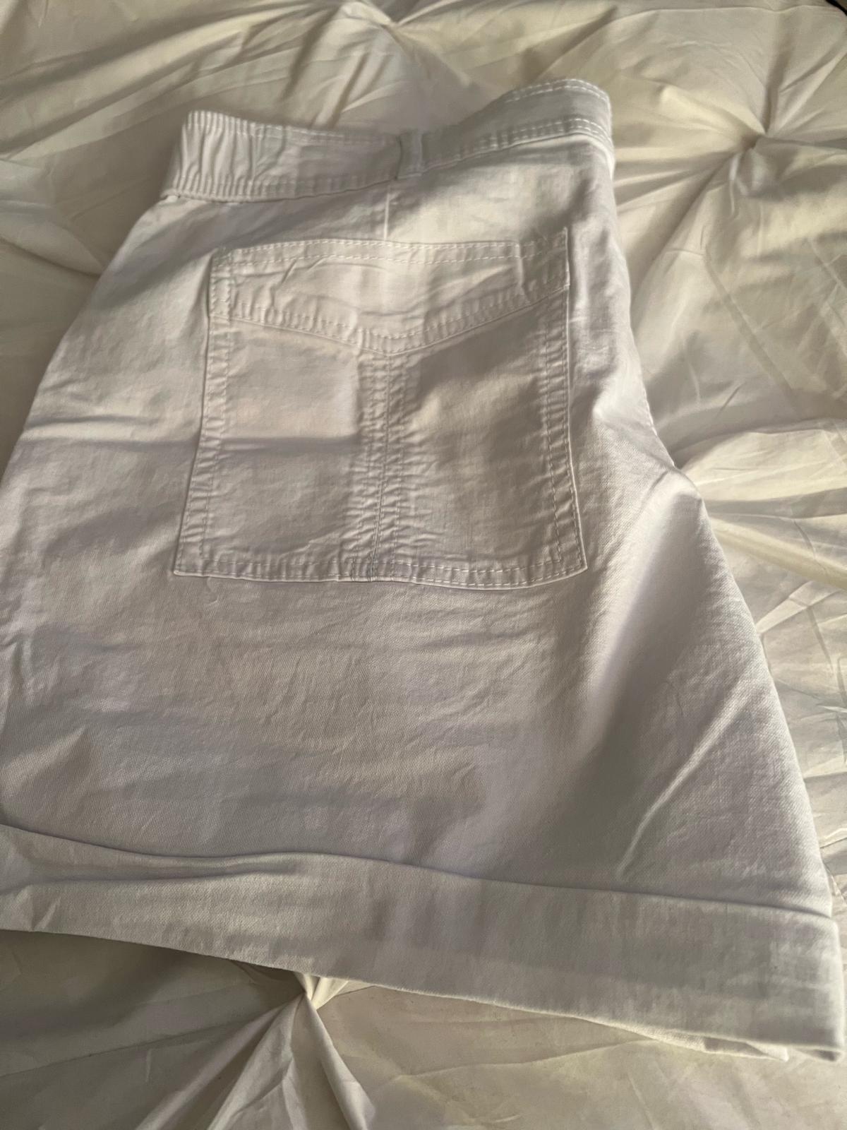 womens white linen size14 pocket on front back - Lynn, Massachusetts - FleaMarketBay