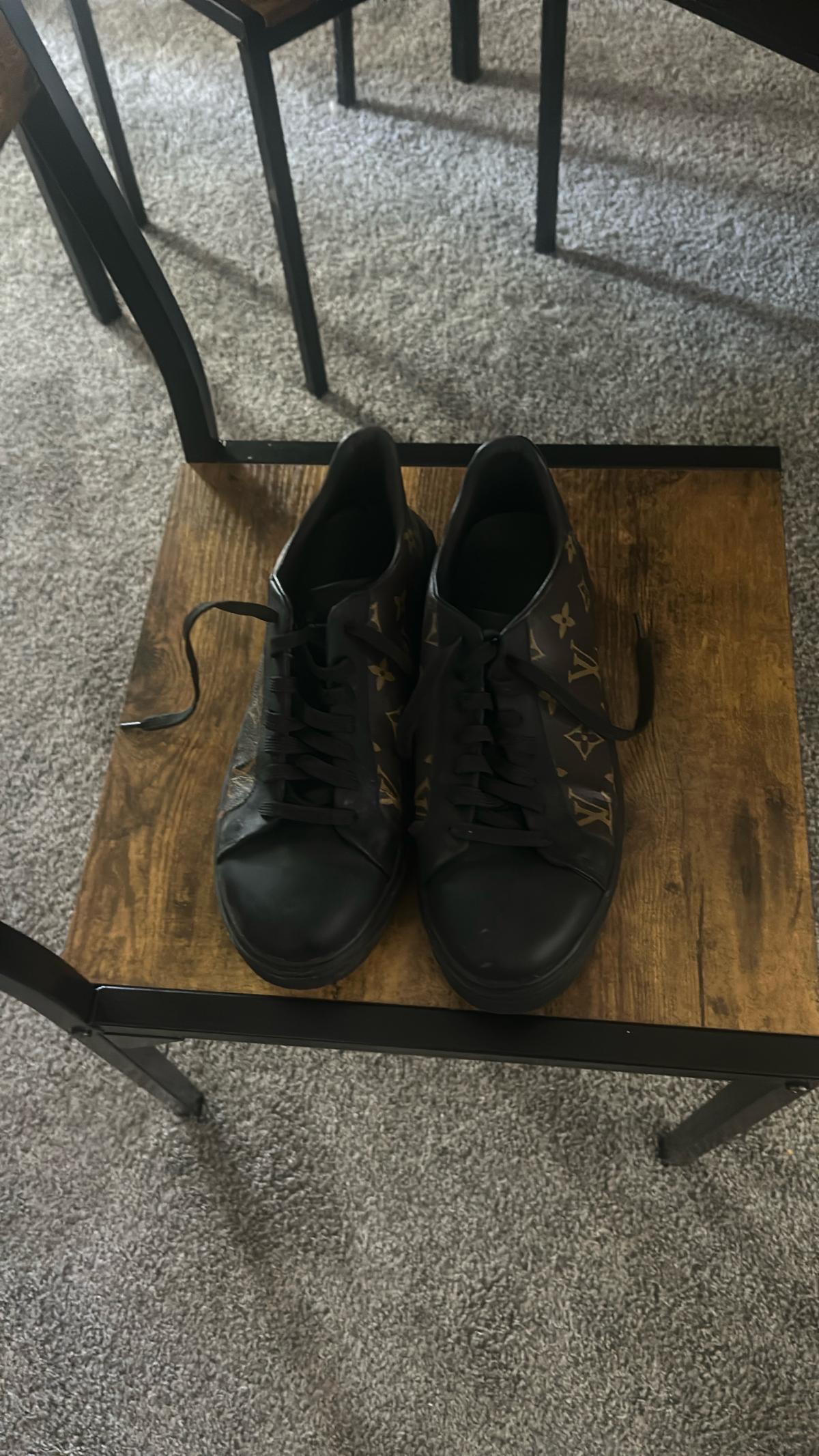 louis vuitton sneakers - Adelanto, California - FleaMarketBay