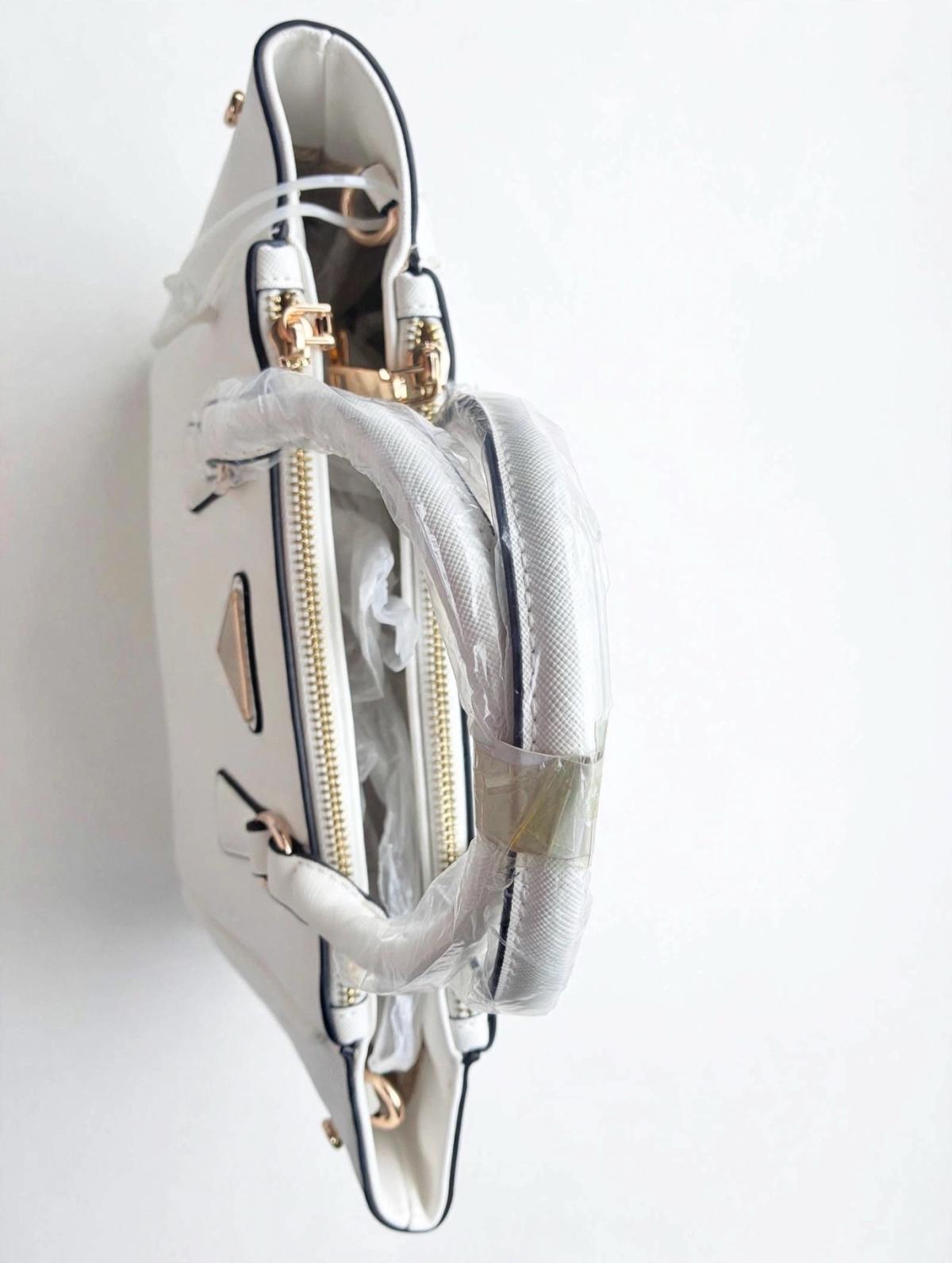 Saffiano designer purse with wallet - Cantonment, Florida - FleaMarketBay