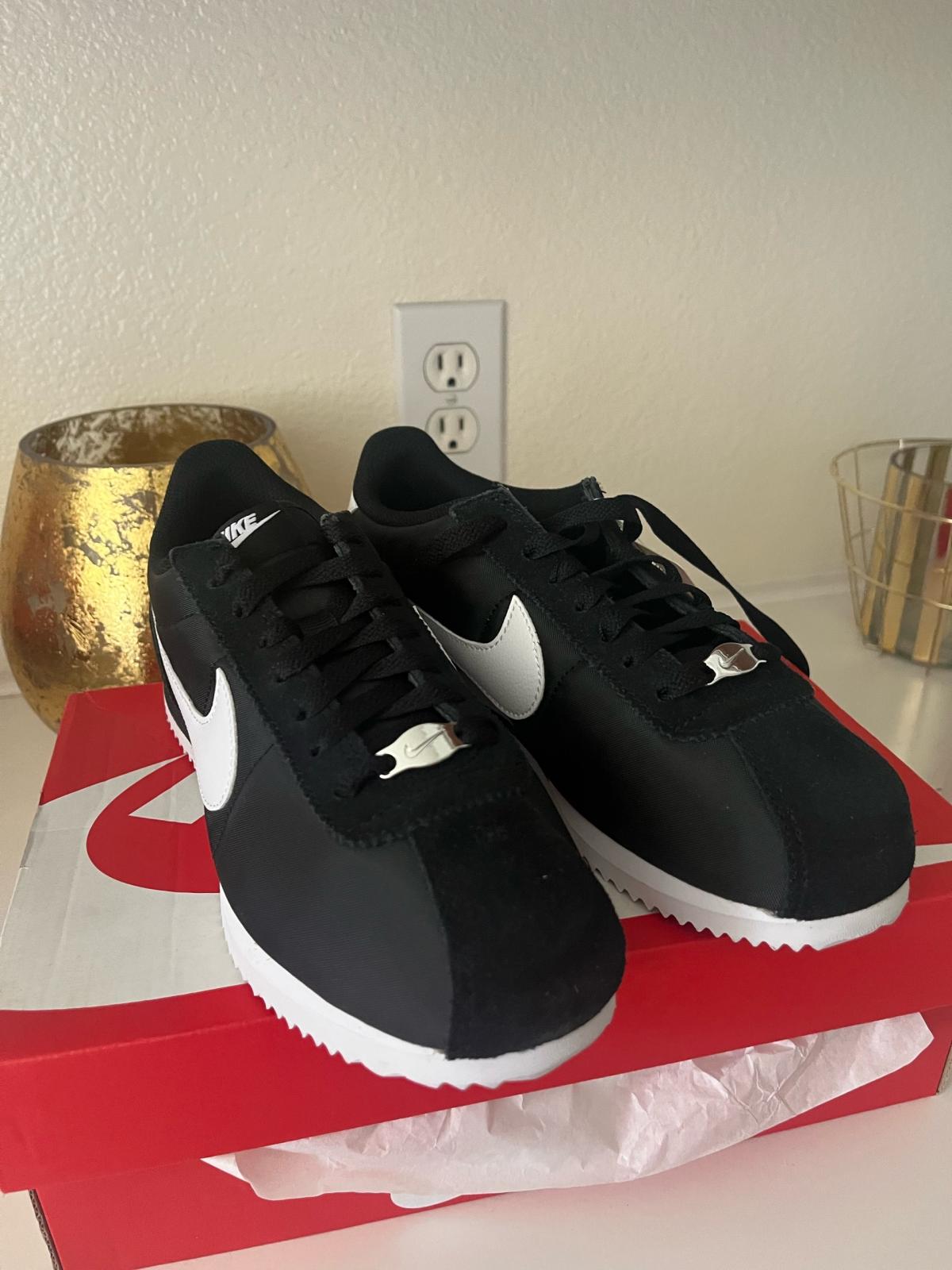 Black Nike Cortez - Chula Vista, California - FleaMarketBay