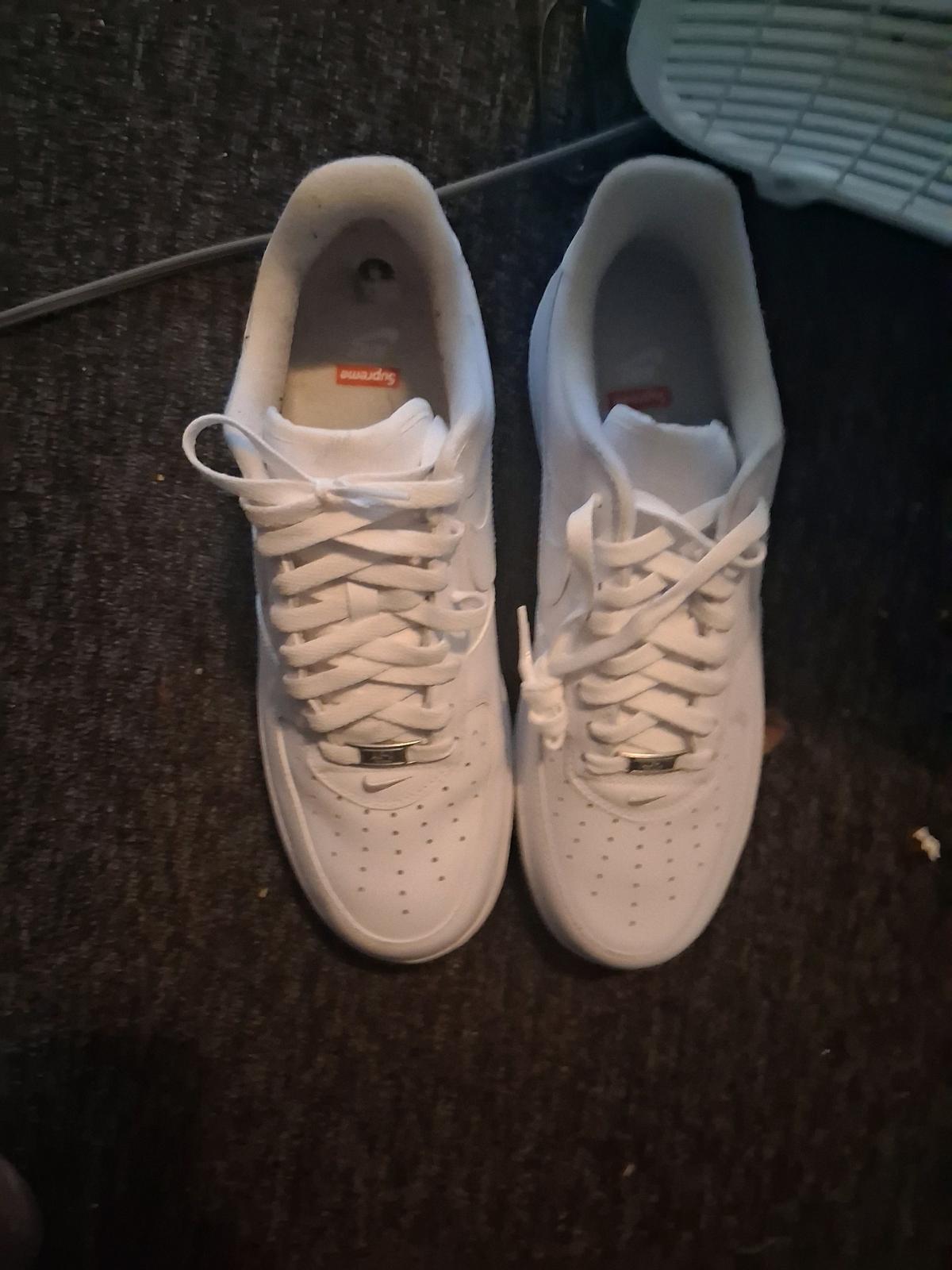 white ones Supreme - Markham, Illinois - FleaMarketBay