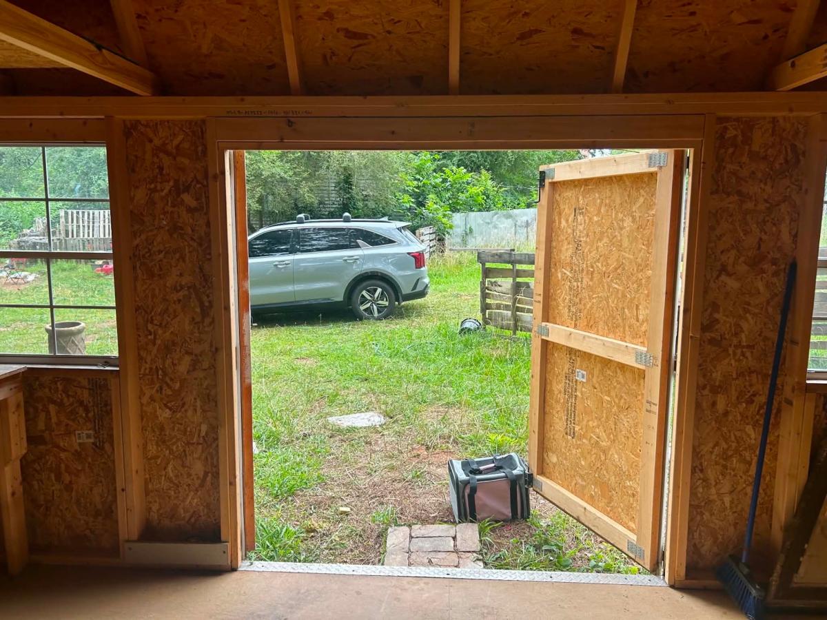wooded storage shed - Winnsboro, South Carolina - FleaMarketBay