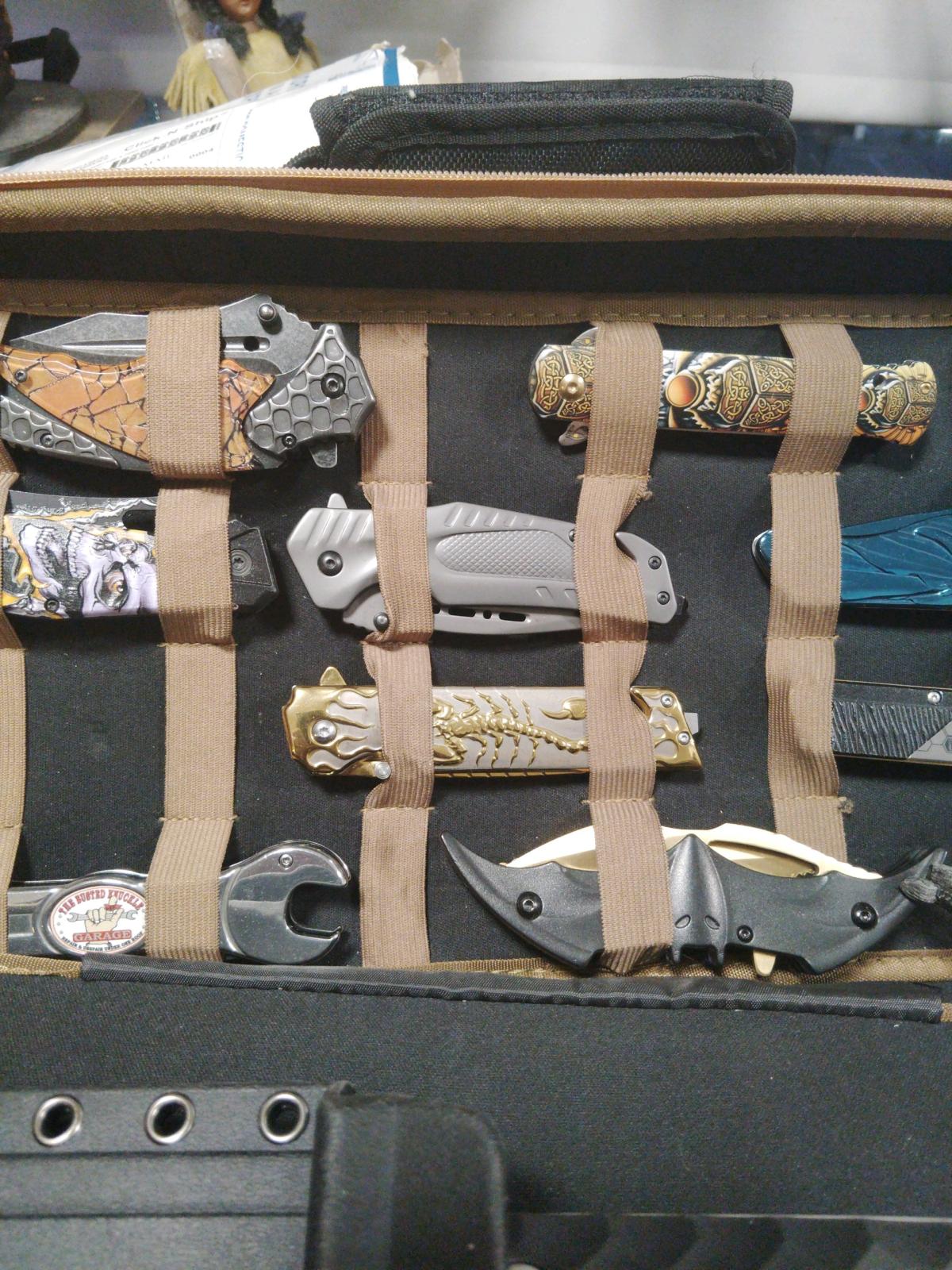 collection of folding novelty pocket knives - San Joaquin, California - FleaMarketBay