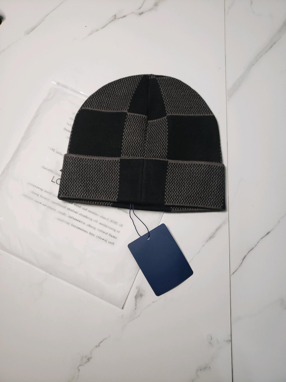 lv beanie - Florissant, Missouri - FleaMarketBay