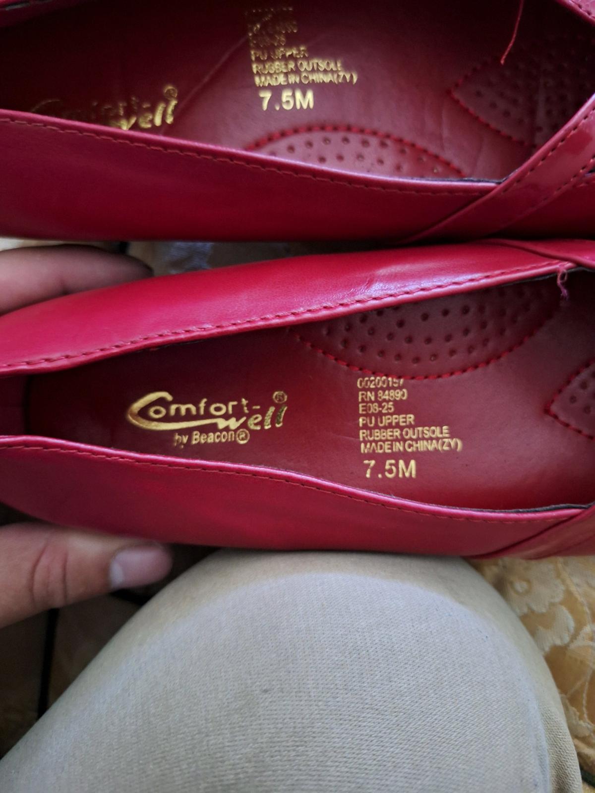 Shoes looks pretty good quality for women - Storm Lake, Iowa - FleaMarketBay