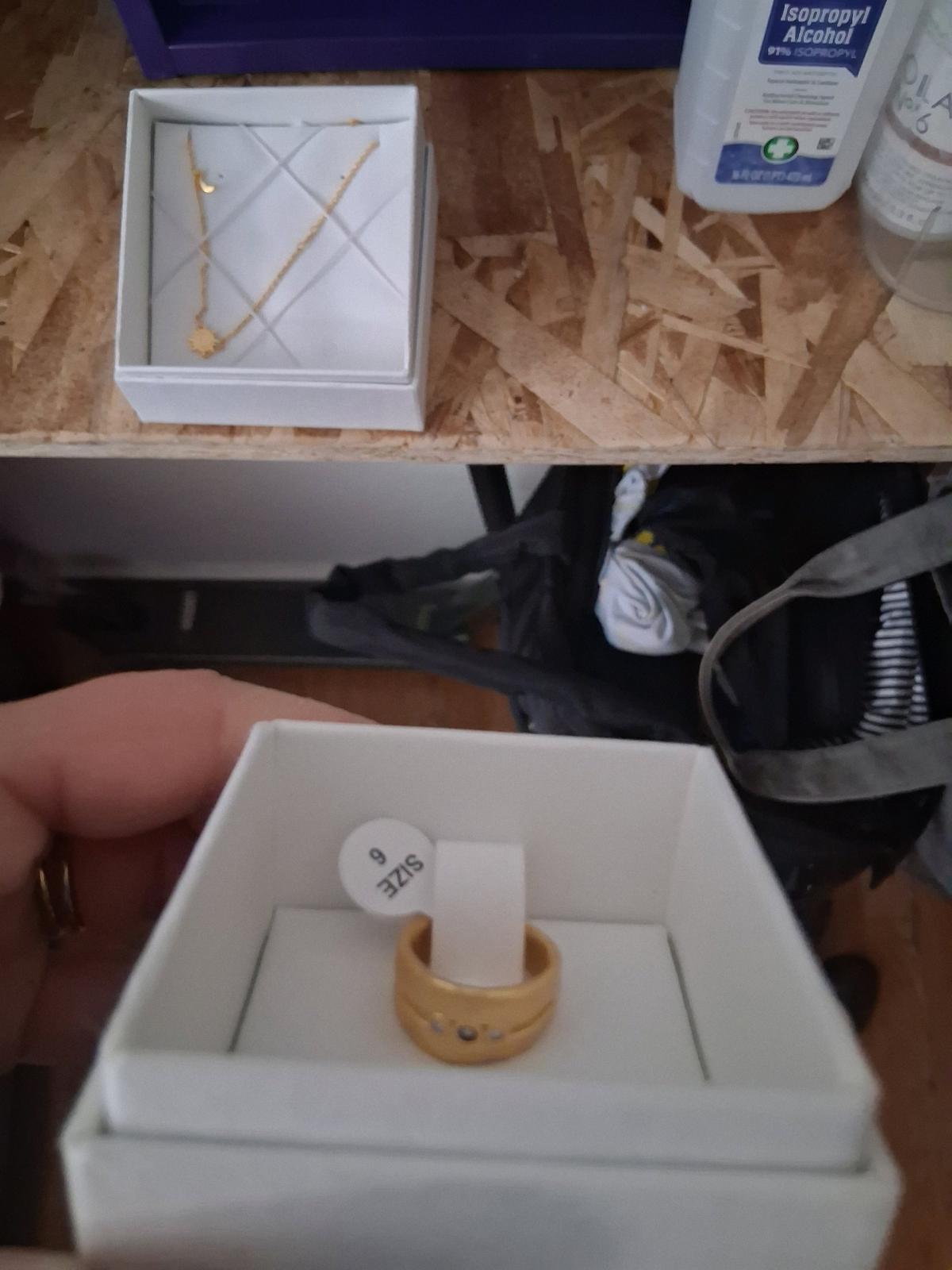 en route gold plated ring size 6 - Reno, Nevada - FleaMarketBay