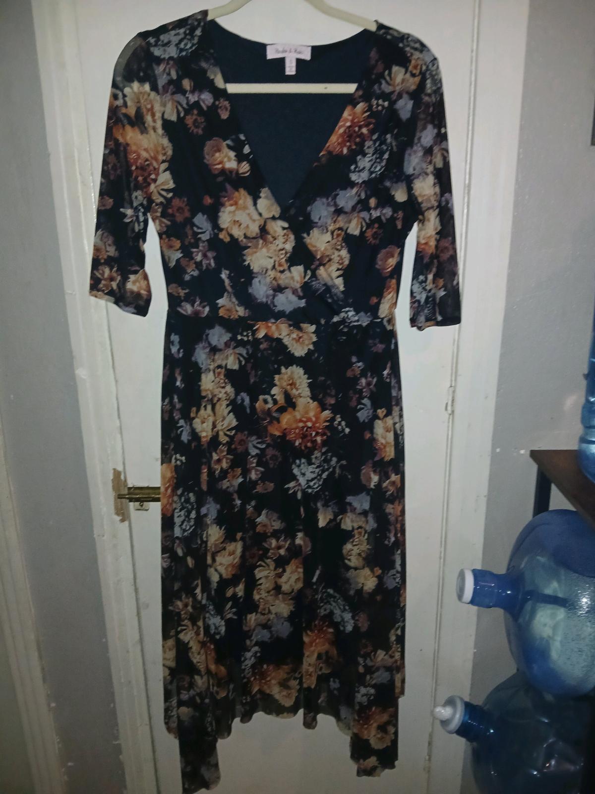 dress  good condition - Abilene, Texas - FleaMarketBay