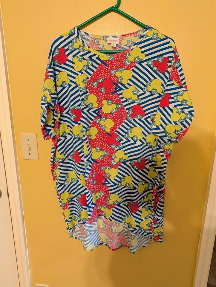 Excellent condition LuLaRoe Disney print Top - , Missouri - FleaMarketBay
