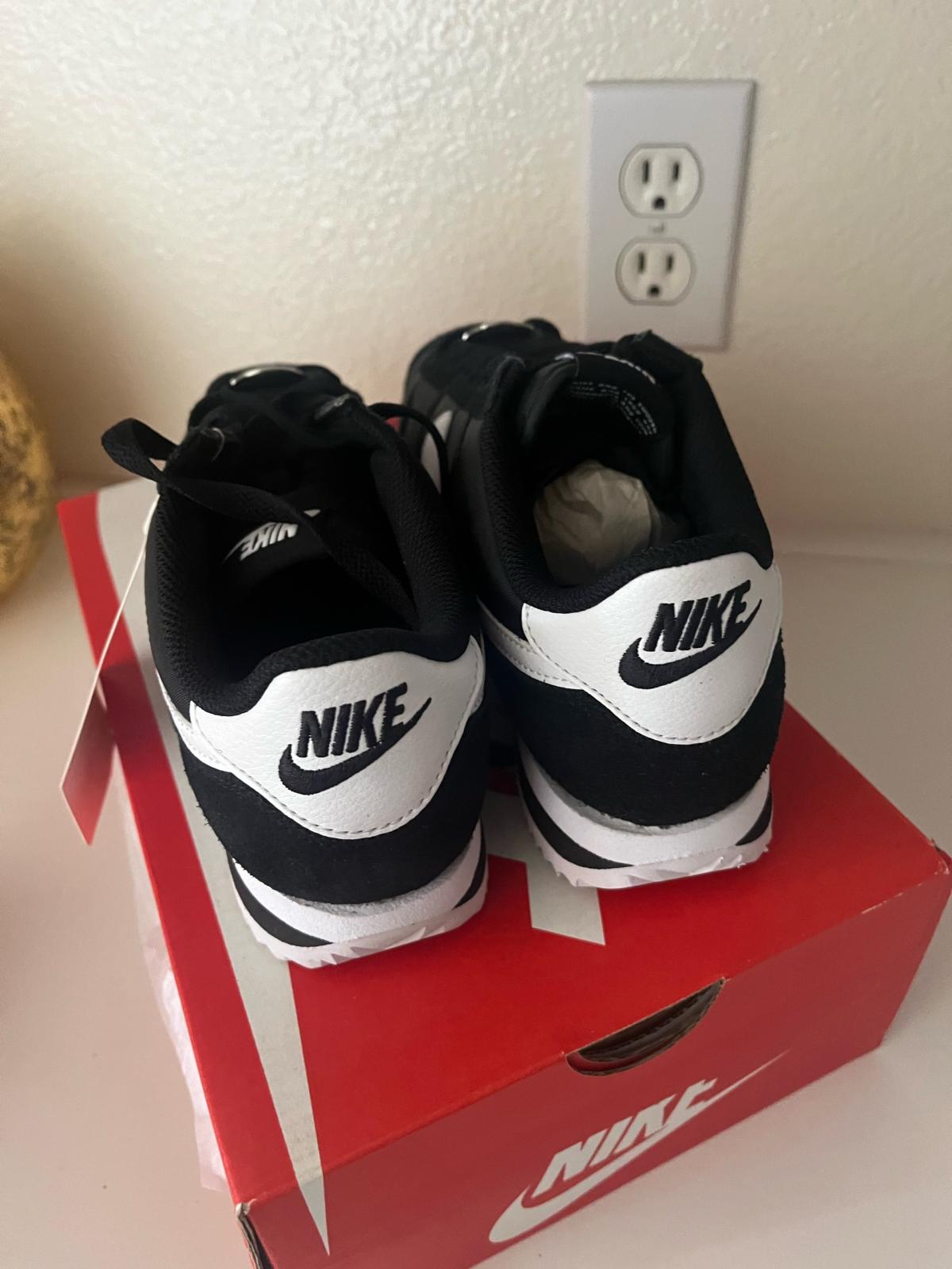 Black Nike Cortez - Chula Vista, California - FleaMarketBay
